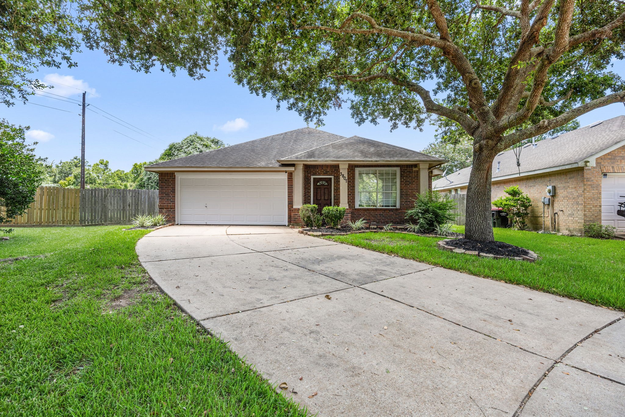 3807 Parade Ct Court Property Photo 3