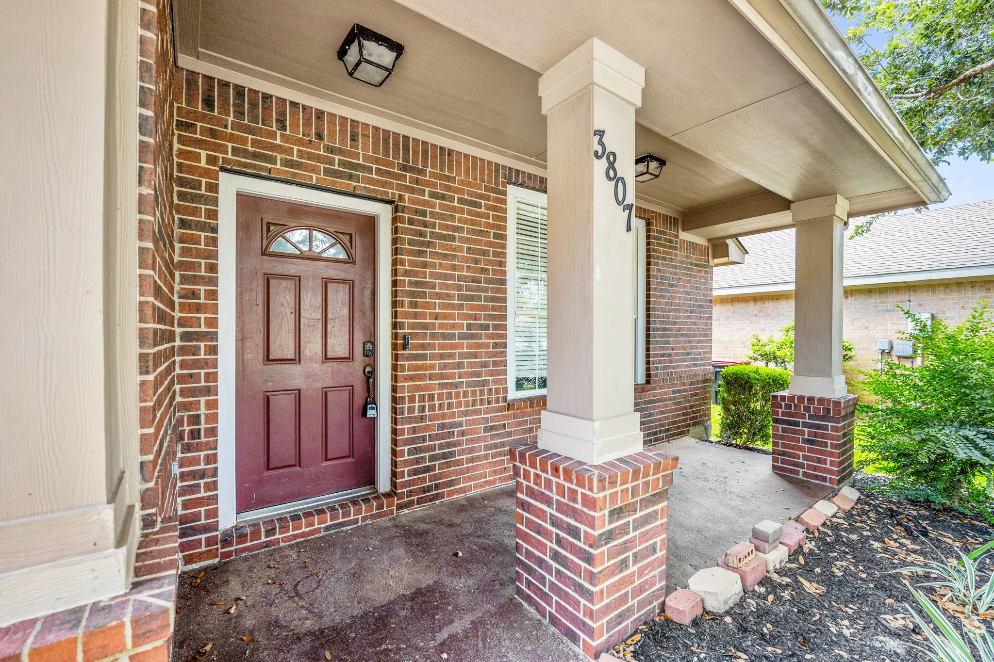 3807 Parade Ct Court Property Photo 5