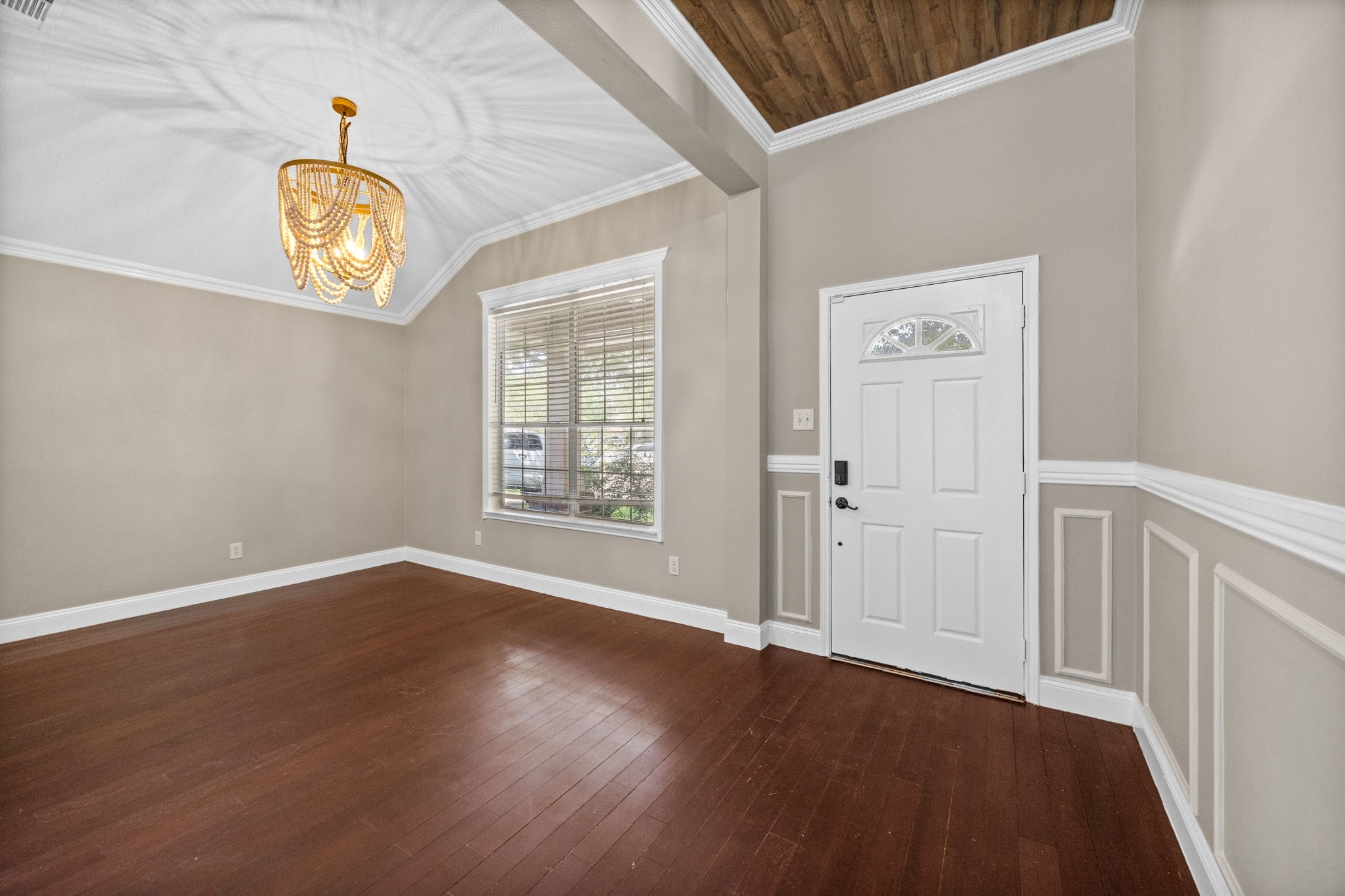 3807 Parade Ct Court Property Photo 7