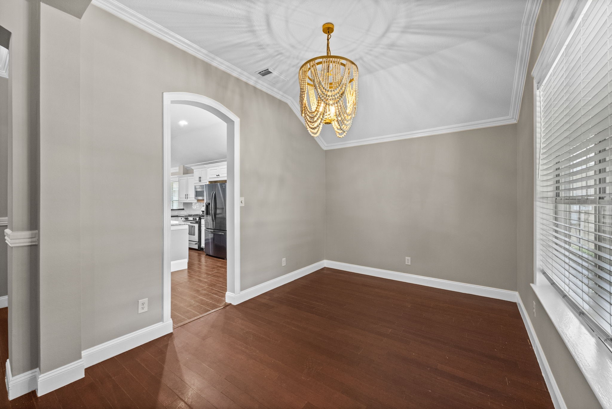 3807 Parade Ct Court Property Photo 8