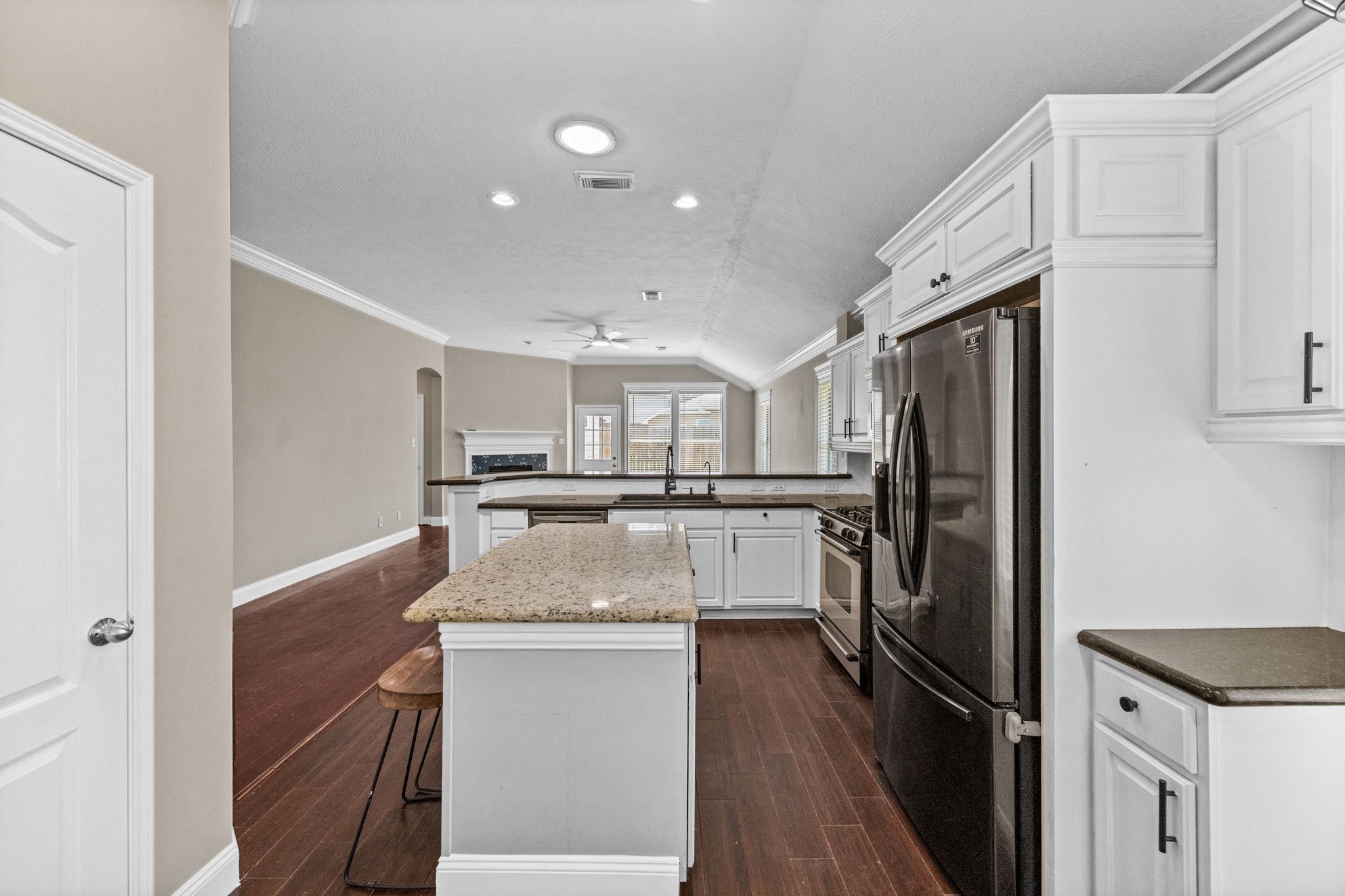 3807 Parade Ct Court Property Photo 12
