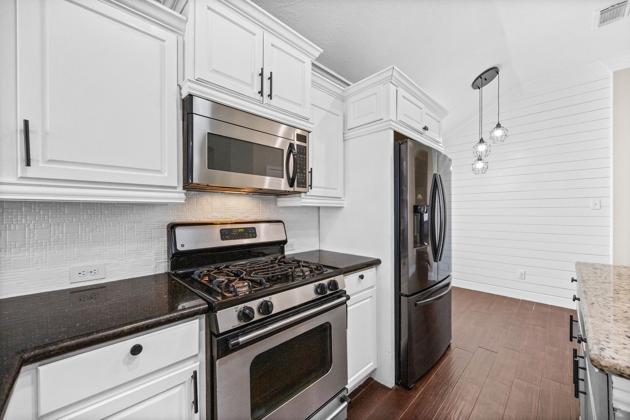 3807 Parade Ct Court Property Photo 13