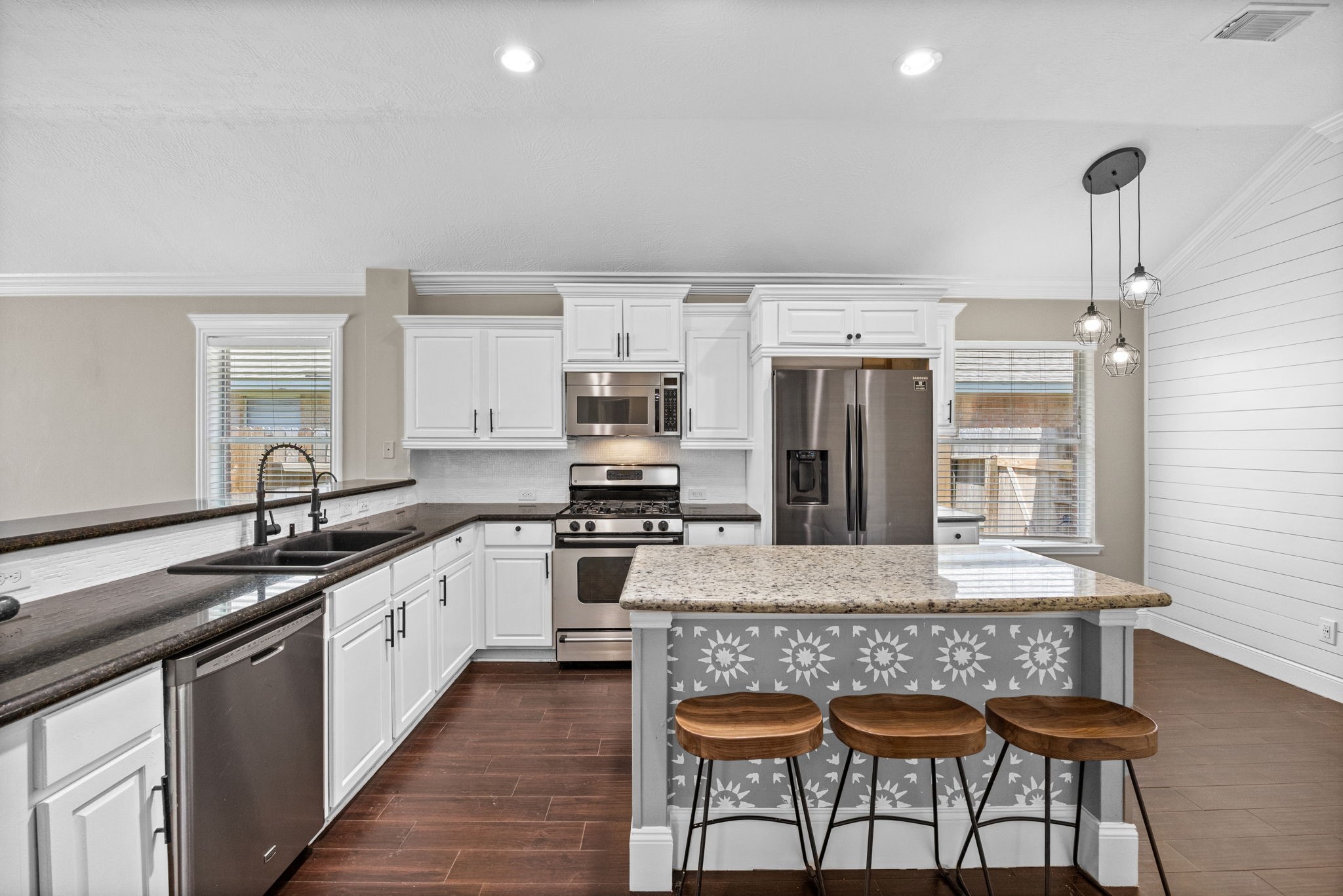 3807 Parade Ct Court Property Photo 14