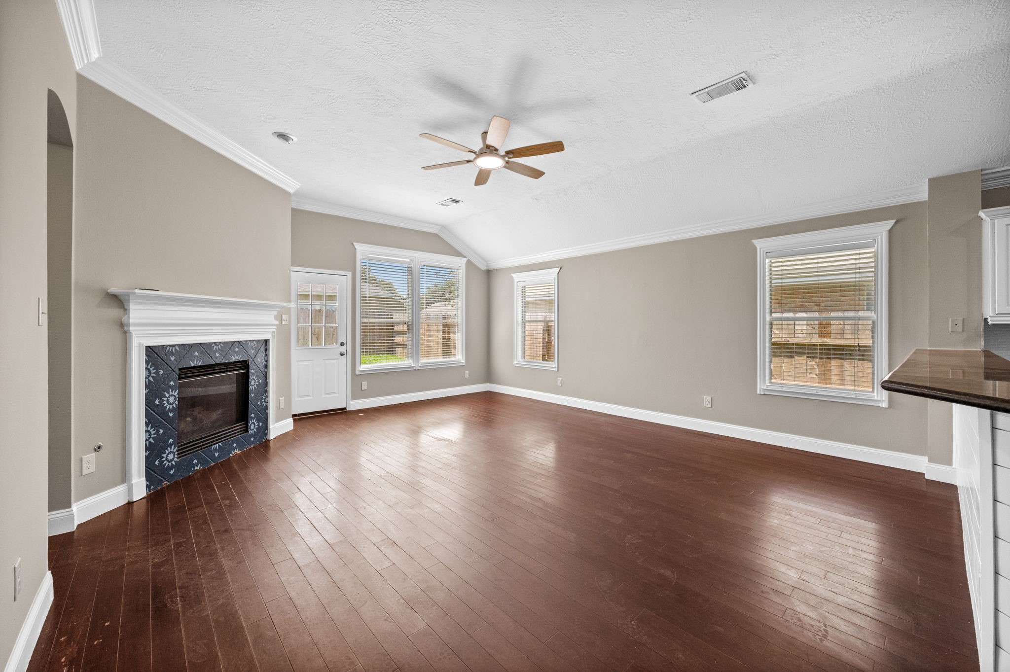 3807 Parade Ct Court Property Photo 17