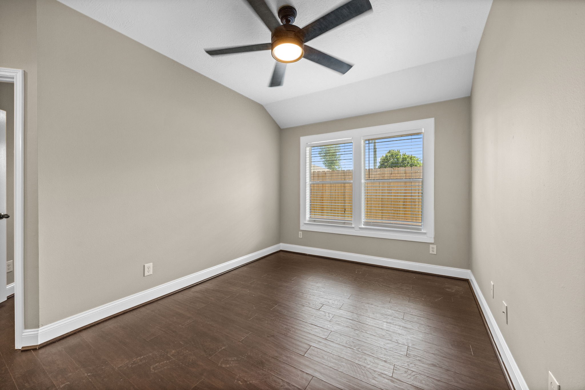 3807 Parade Ct Court Property Photo 19