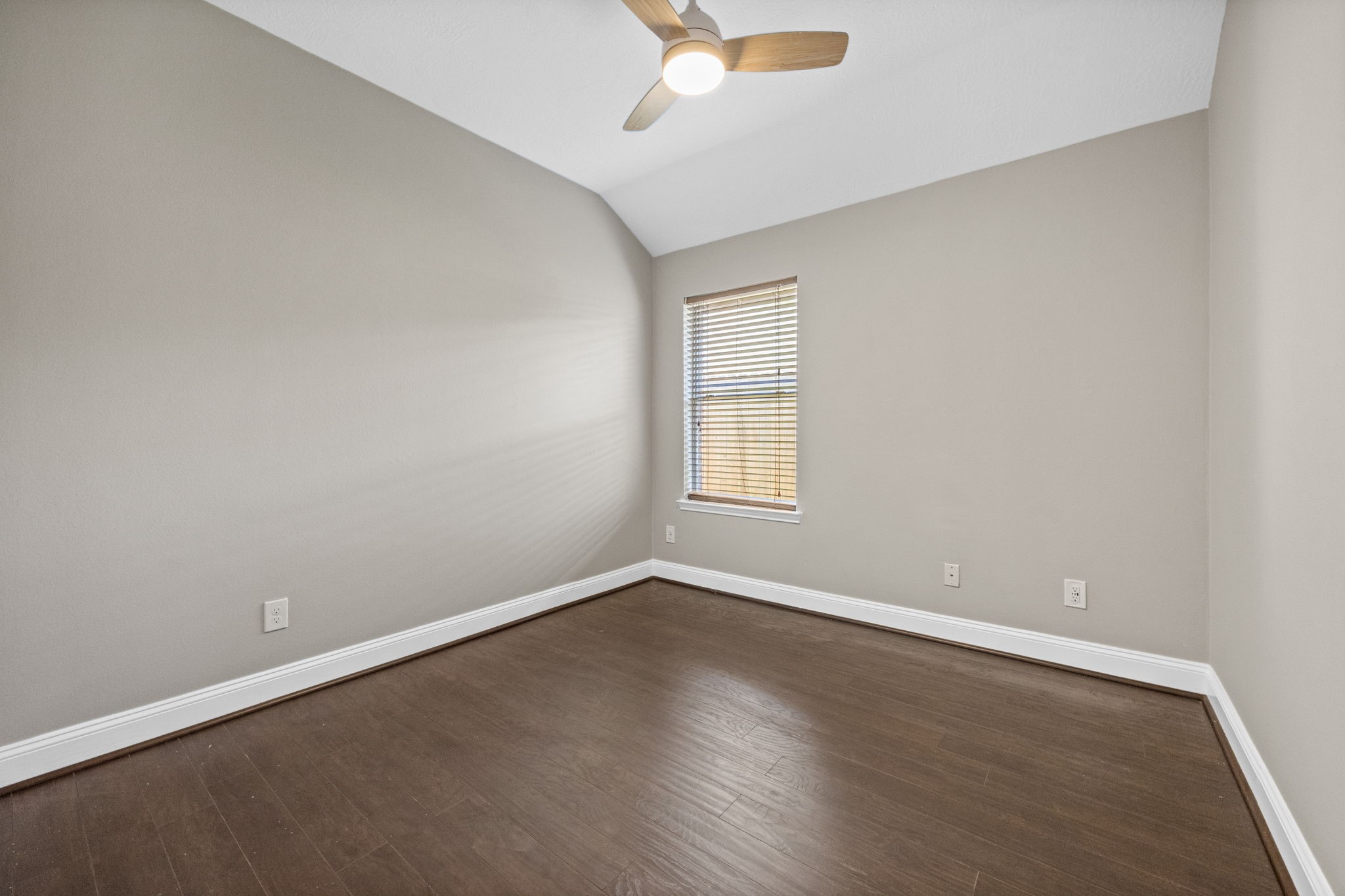 3807 Parade Ct Court Property Photo 20
