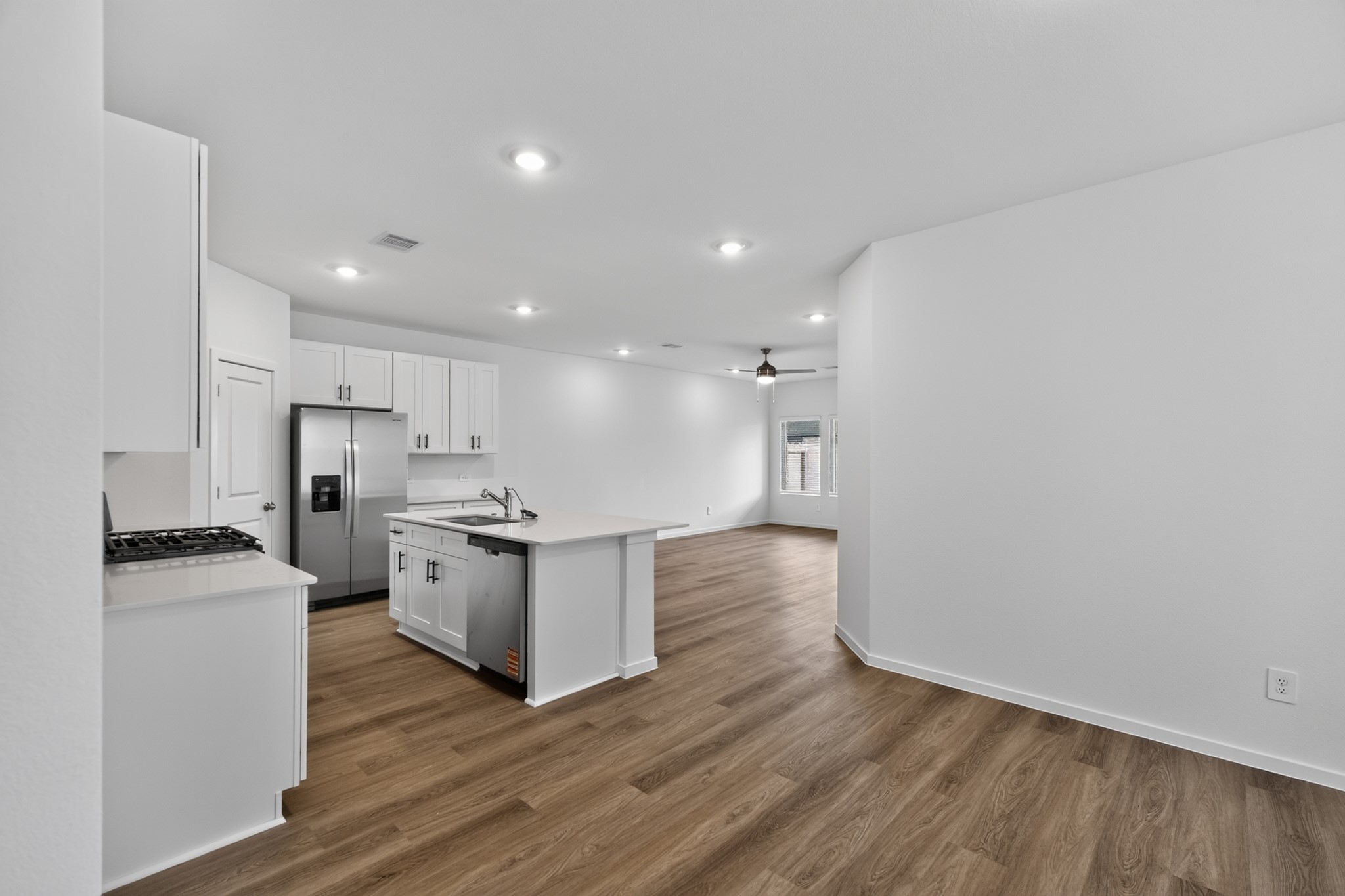 3033 Brizzo Beach Lane Property Photo 4