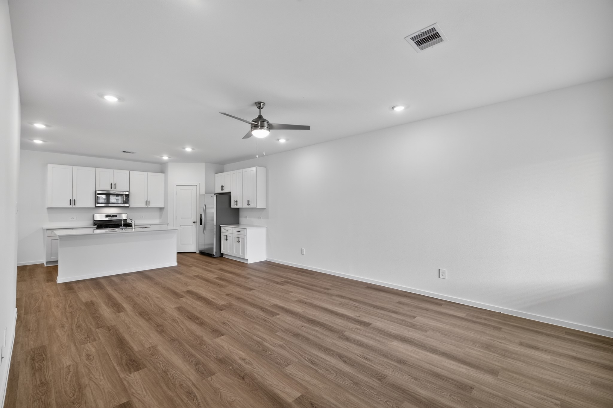 3033 Brizzo Beach Lane Property Photo 9
