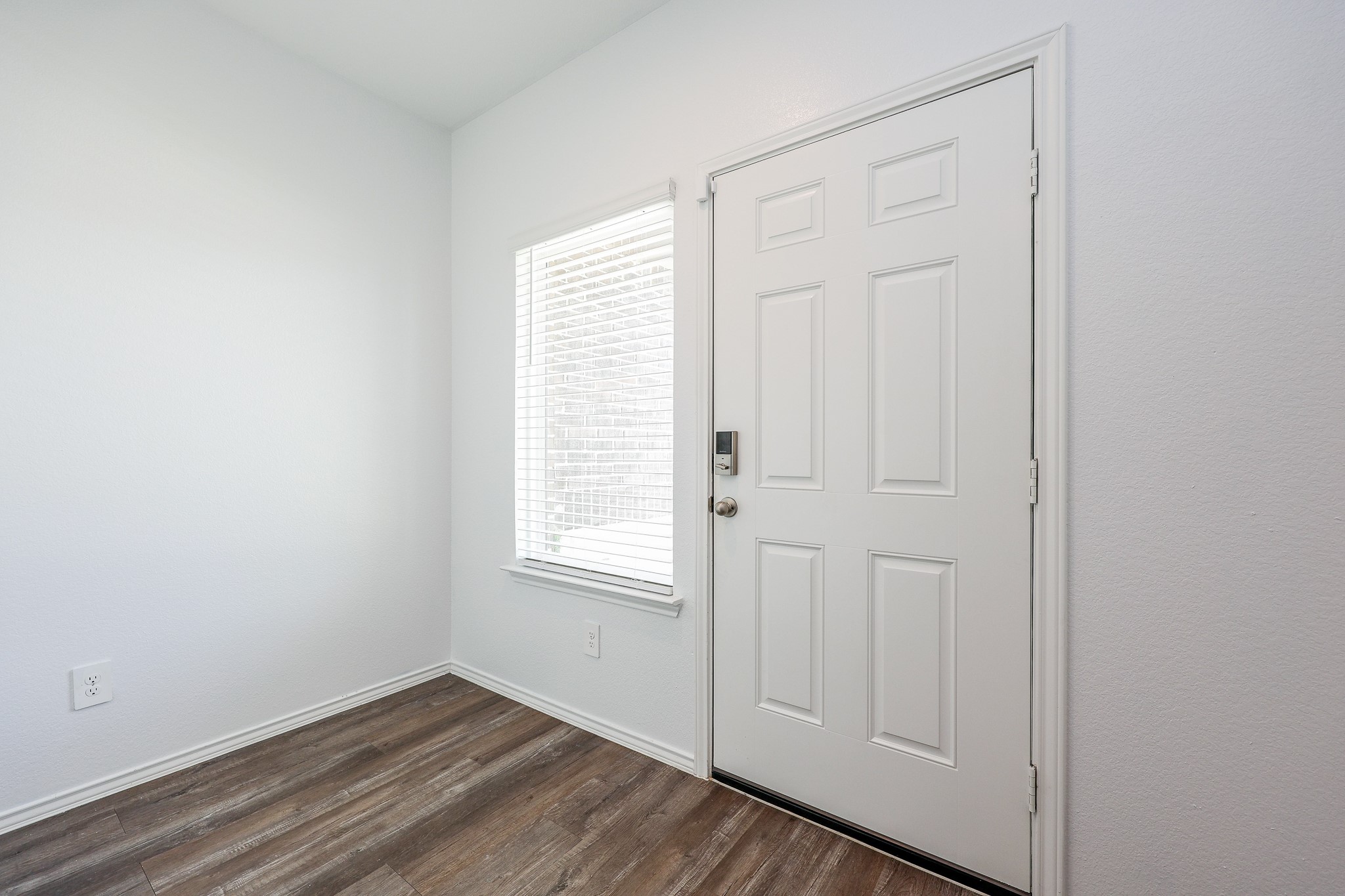 5419 Desert Glen Drive Property Photo 4