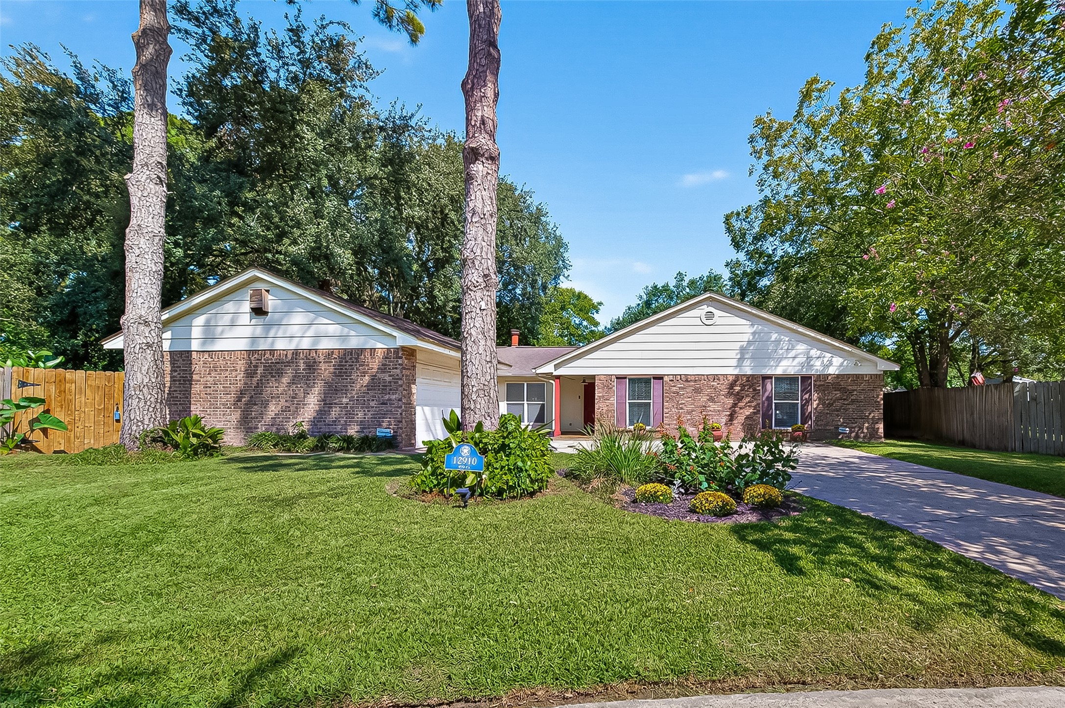 12910 Aste Lane Property Photo 4