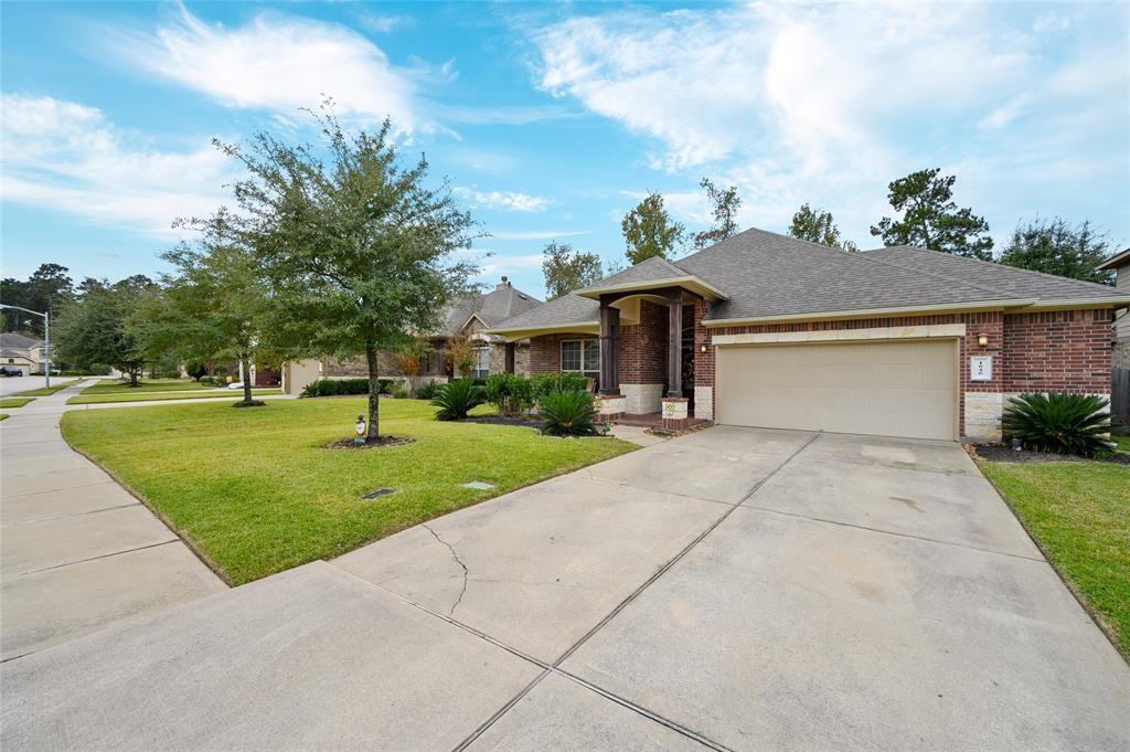 1046 Cedar Lake Court Property Photo 2