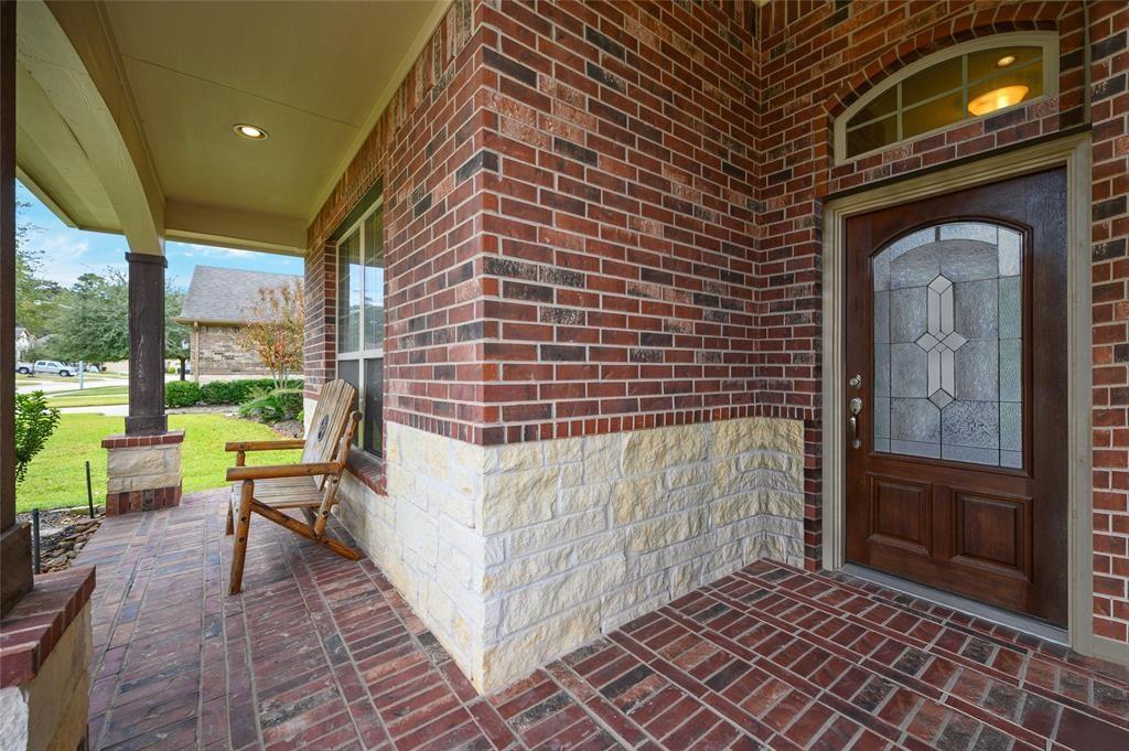 1046 Cedar Lake Court Property Photo 3