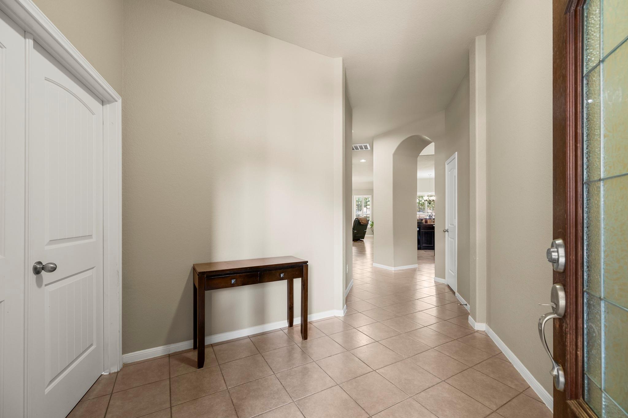 1046 Cedar Lake Court Property Photo 4