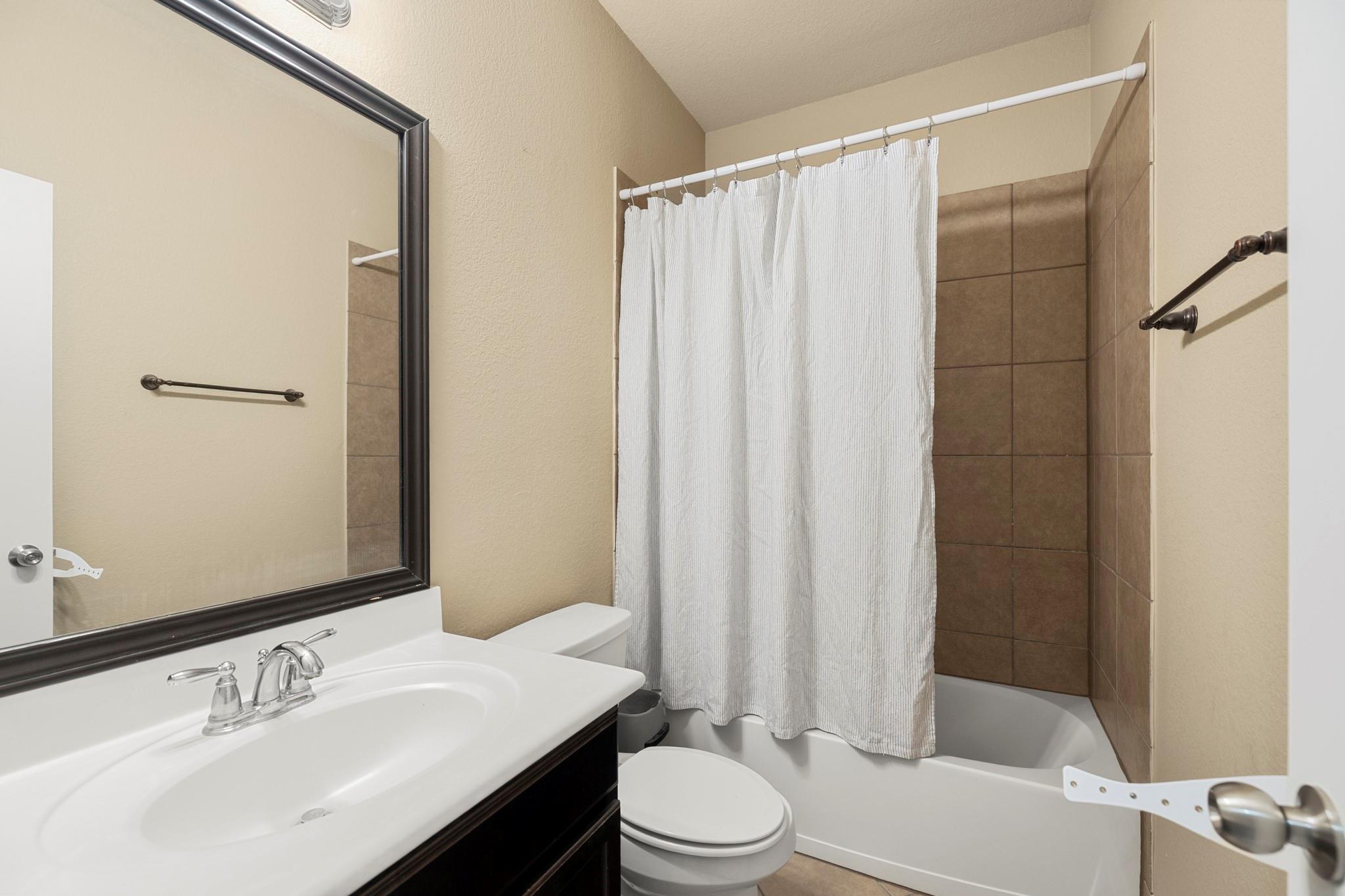 1046 Cedar Lake Court Property Photo 24
