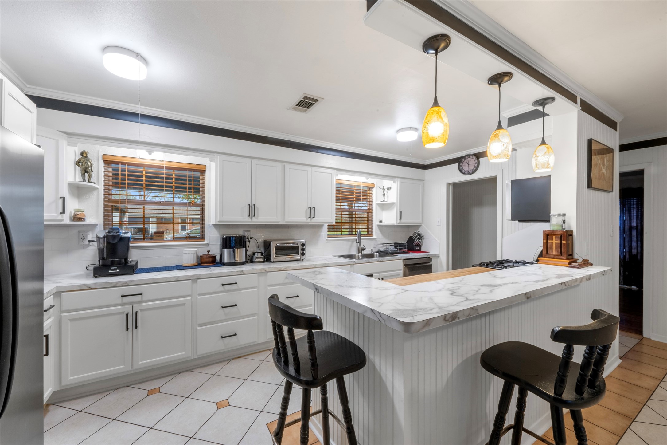 5519 Cheshire Lane Property Photo 4