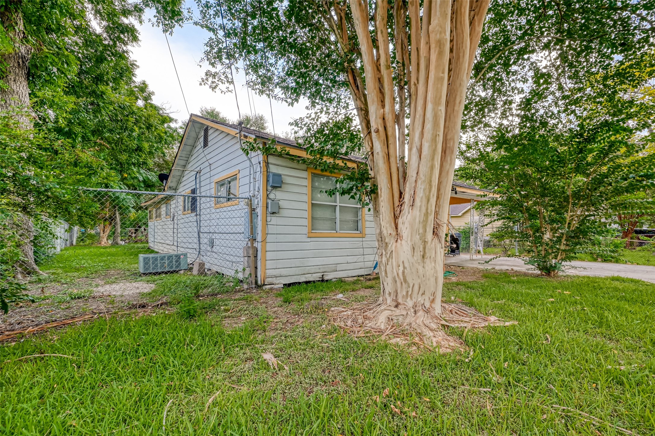 508 Neyland Street Property Photo 4