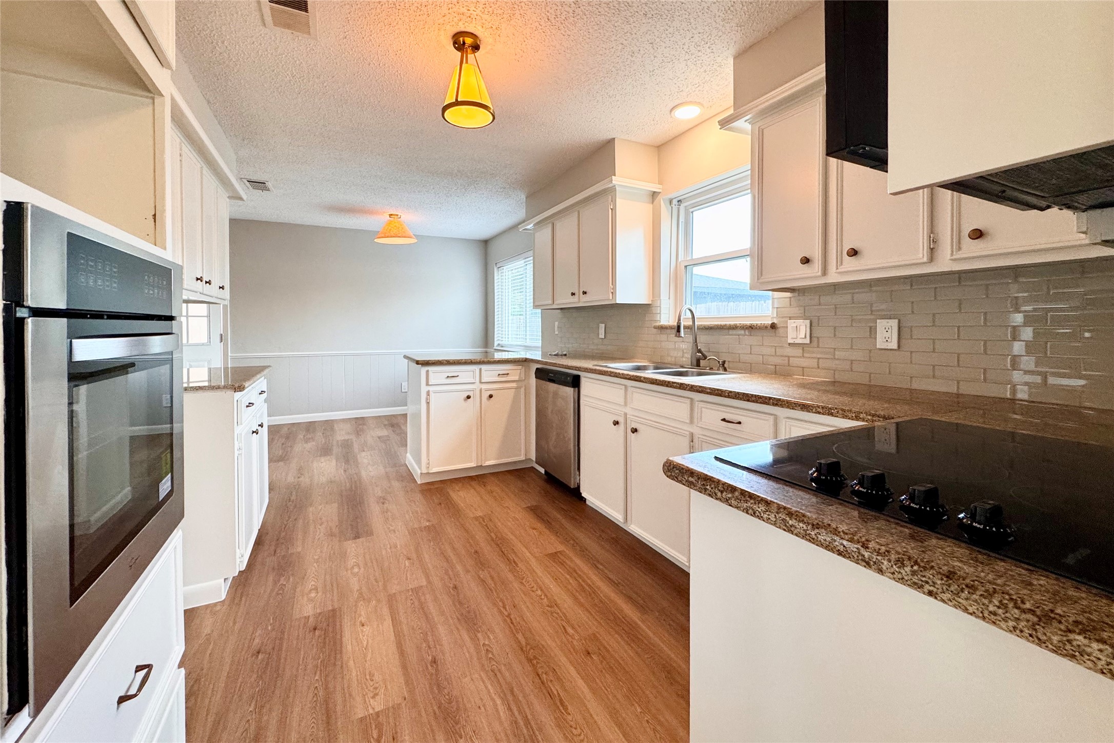 13603 Woodchester Drive Property Photo 4
