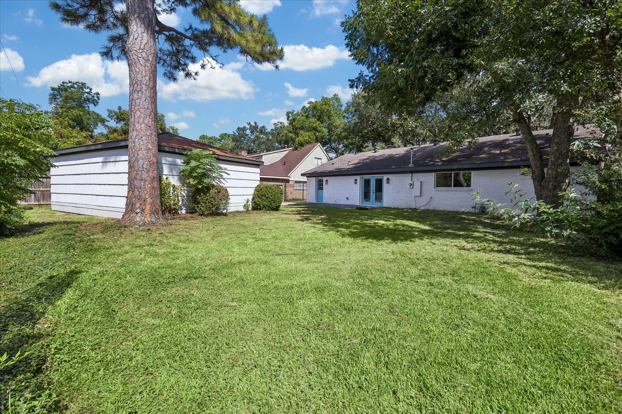 6027 Valkeith Drive Property Photo 5