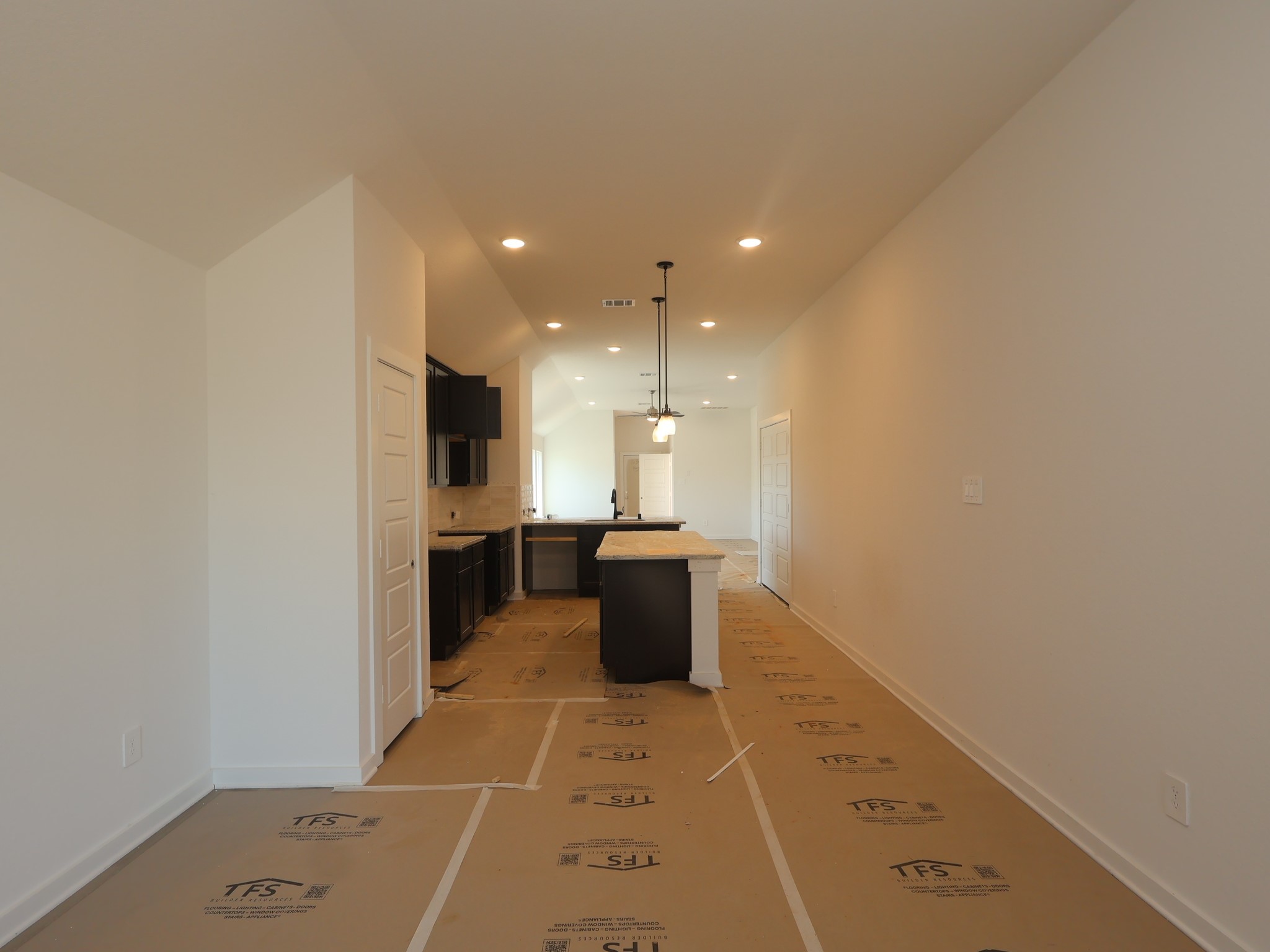 16322 Hayes Loop Property Photo 3