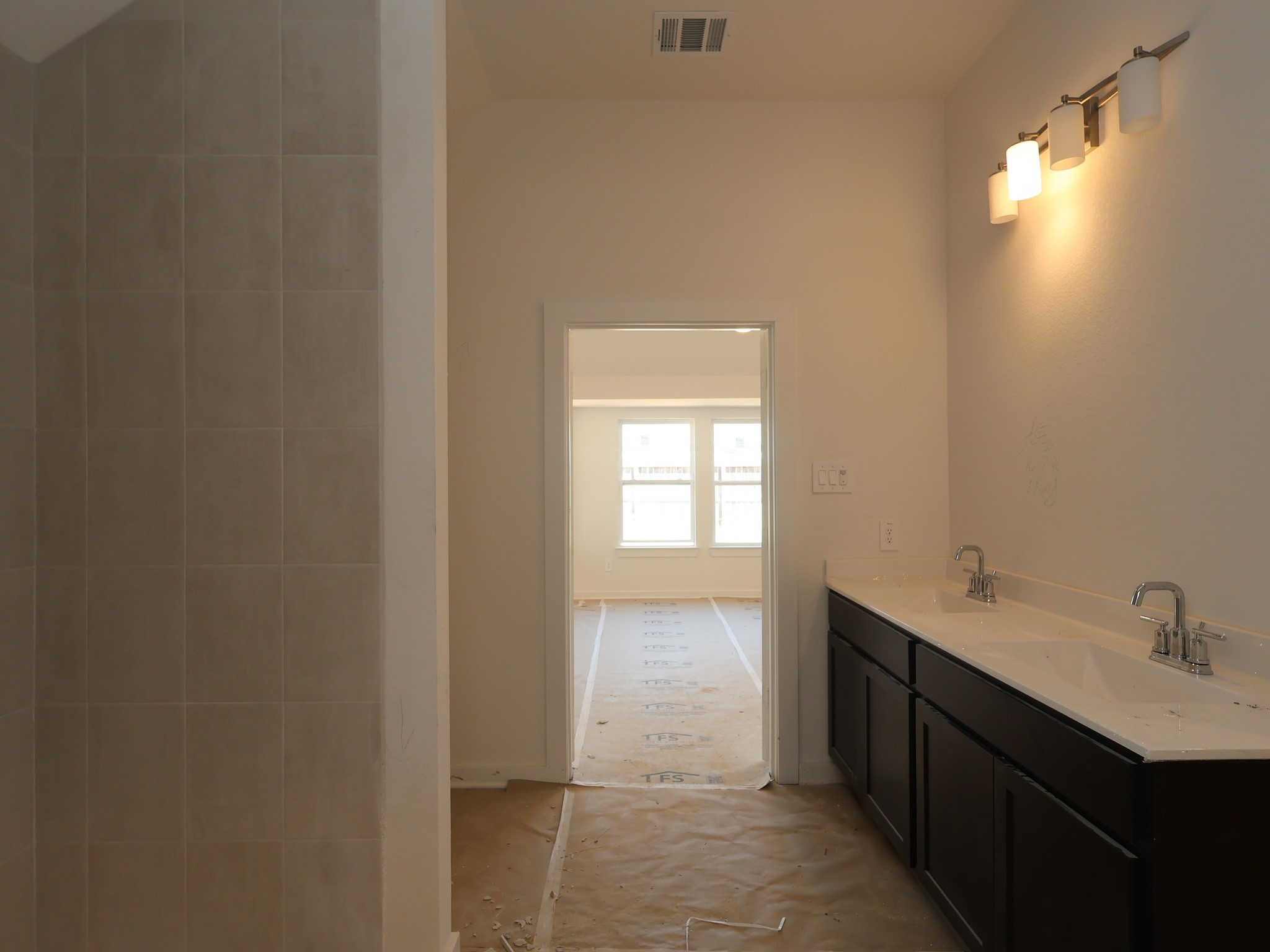 16322 Hayes Loop Property Photo 5