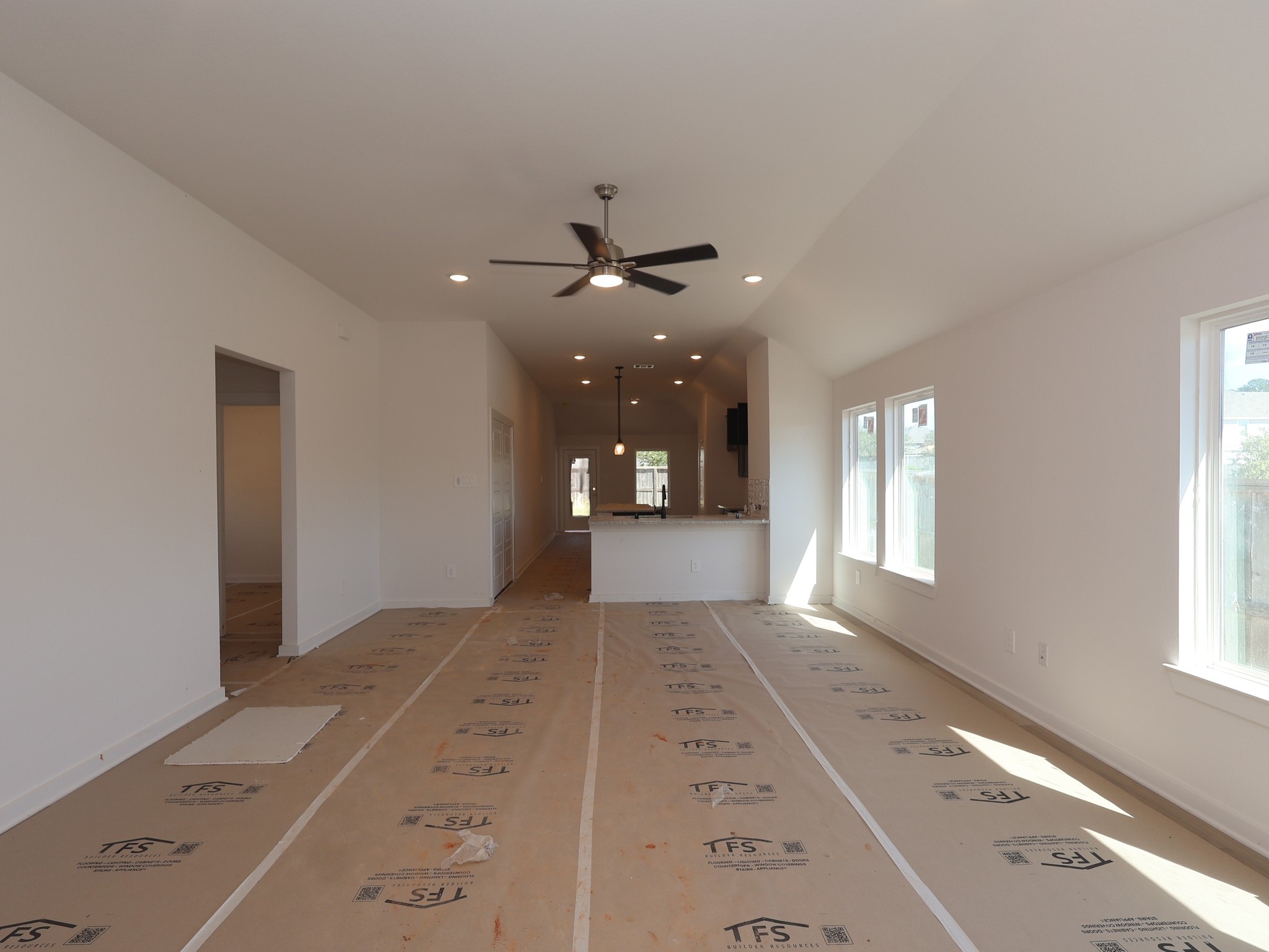 16322 Hayes Loop Property Photo 10