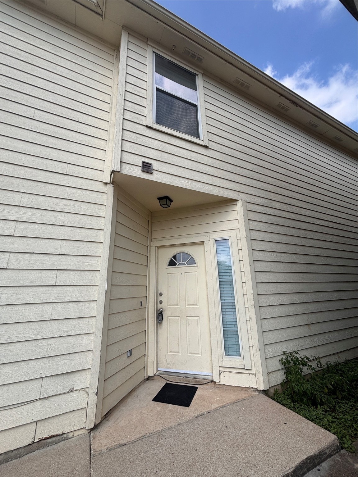 6410 Waldron Drive B Property Photo 2