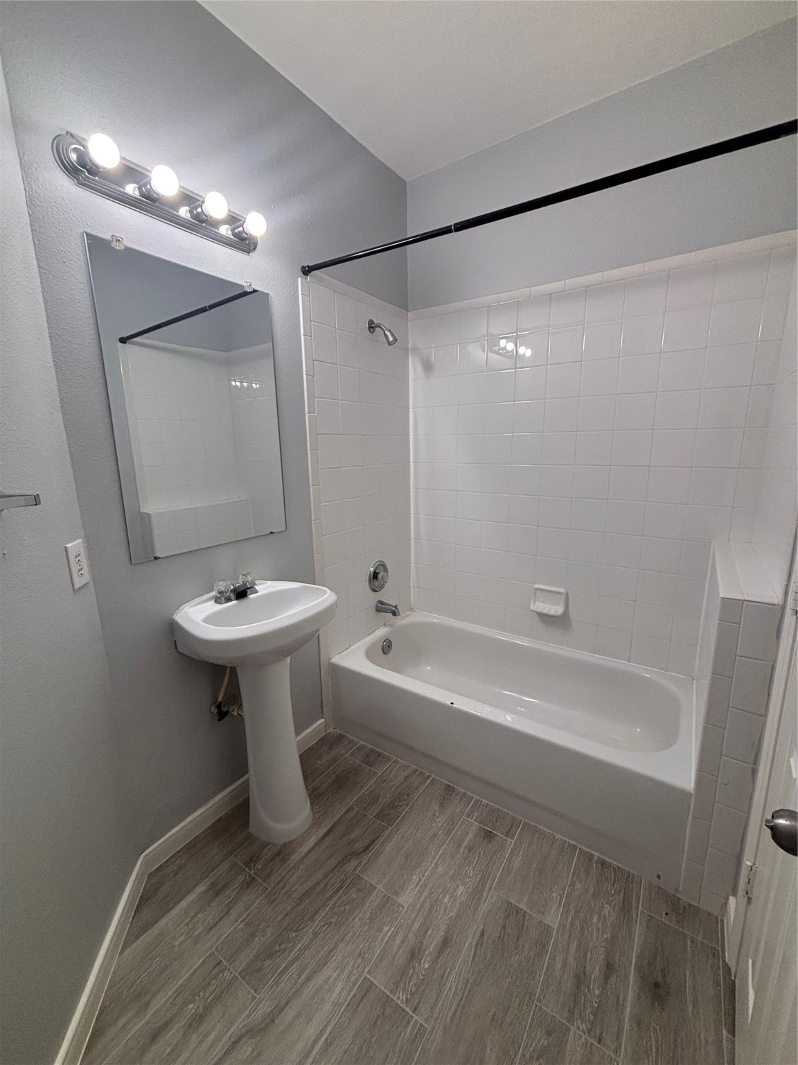 6410 Waldron Drive B Property Photo 8