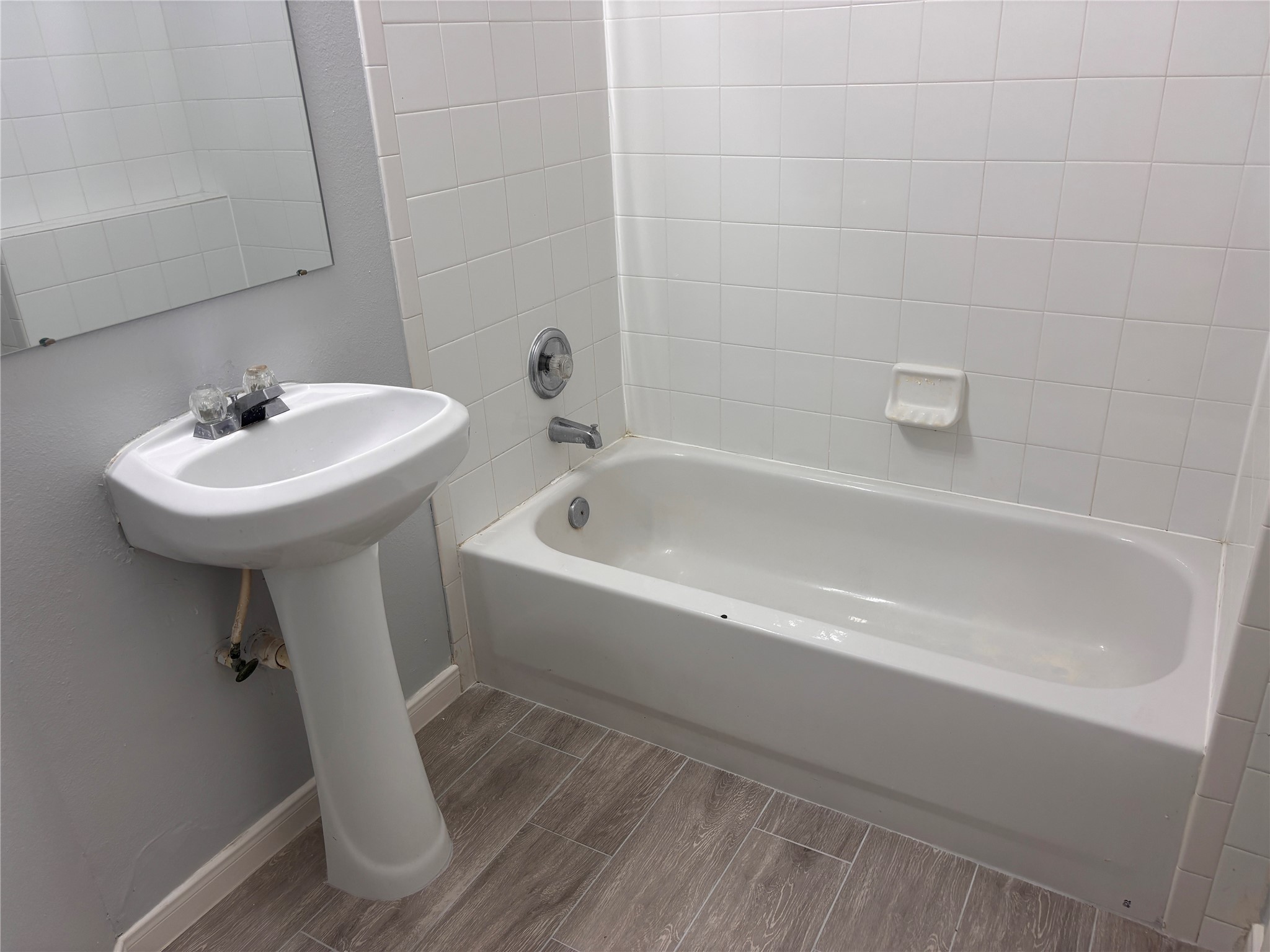 6410 Waldron Drive B Property Photo 9