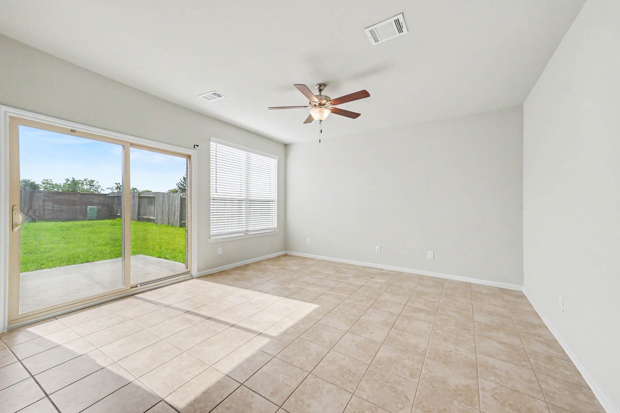17406 Tidewater Cypress Trail Property Photo 10