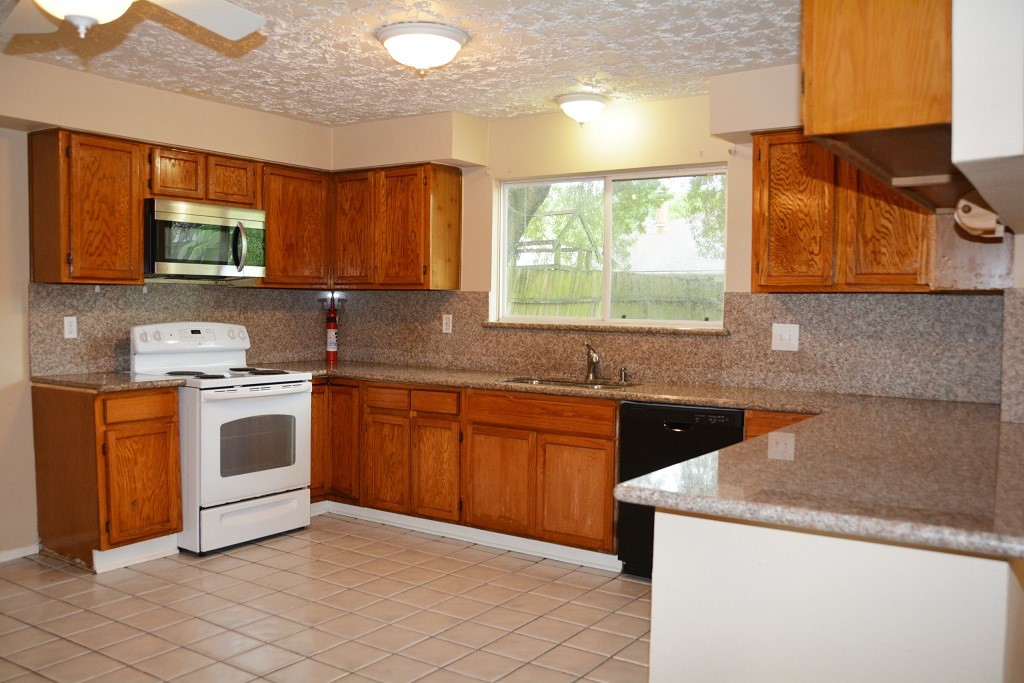 3703 Embarcadero Drive Property Photo 9