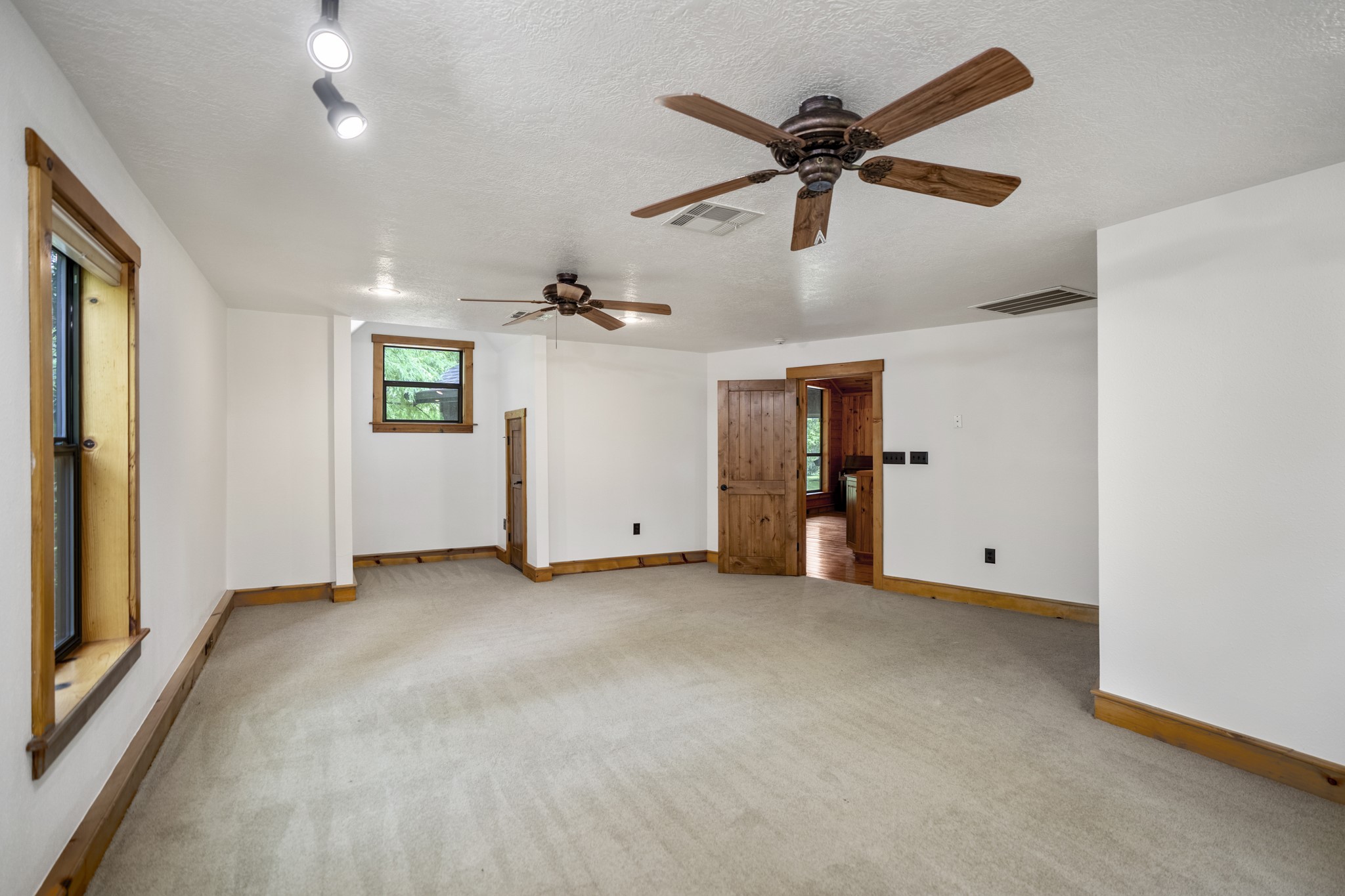 69 Artesian Avenue Property Photo 42