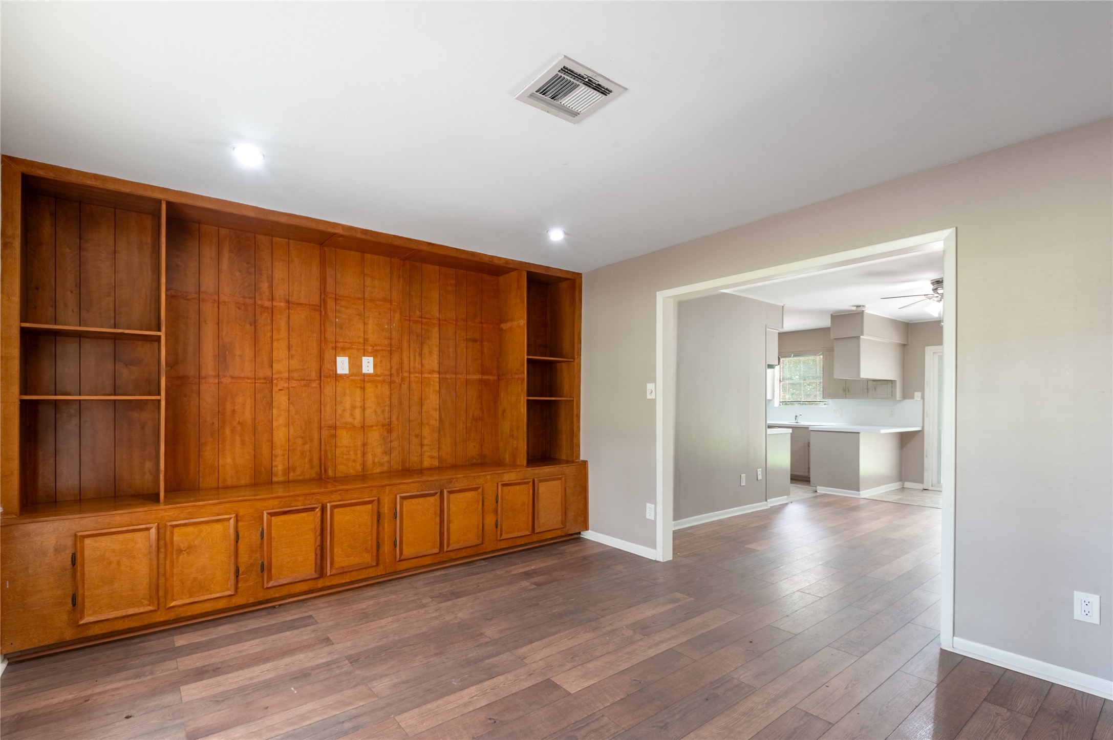 427 Sunnyside Street Property Photo 6