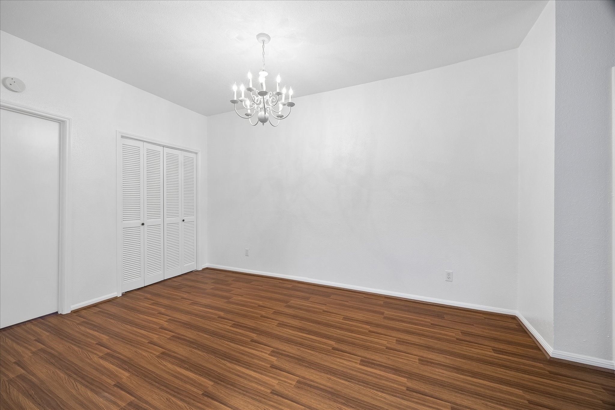 2100 Tanglewilde Street 286 Property Photo 6