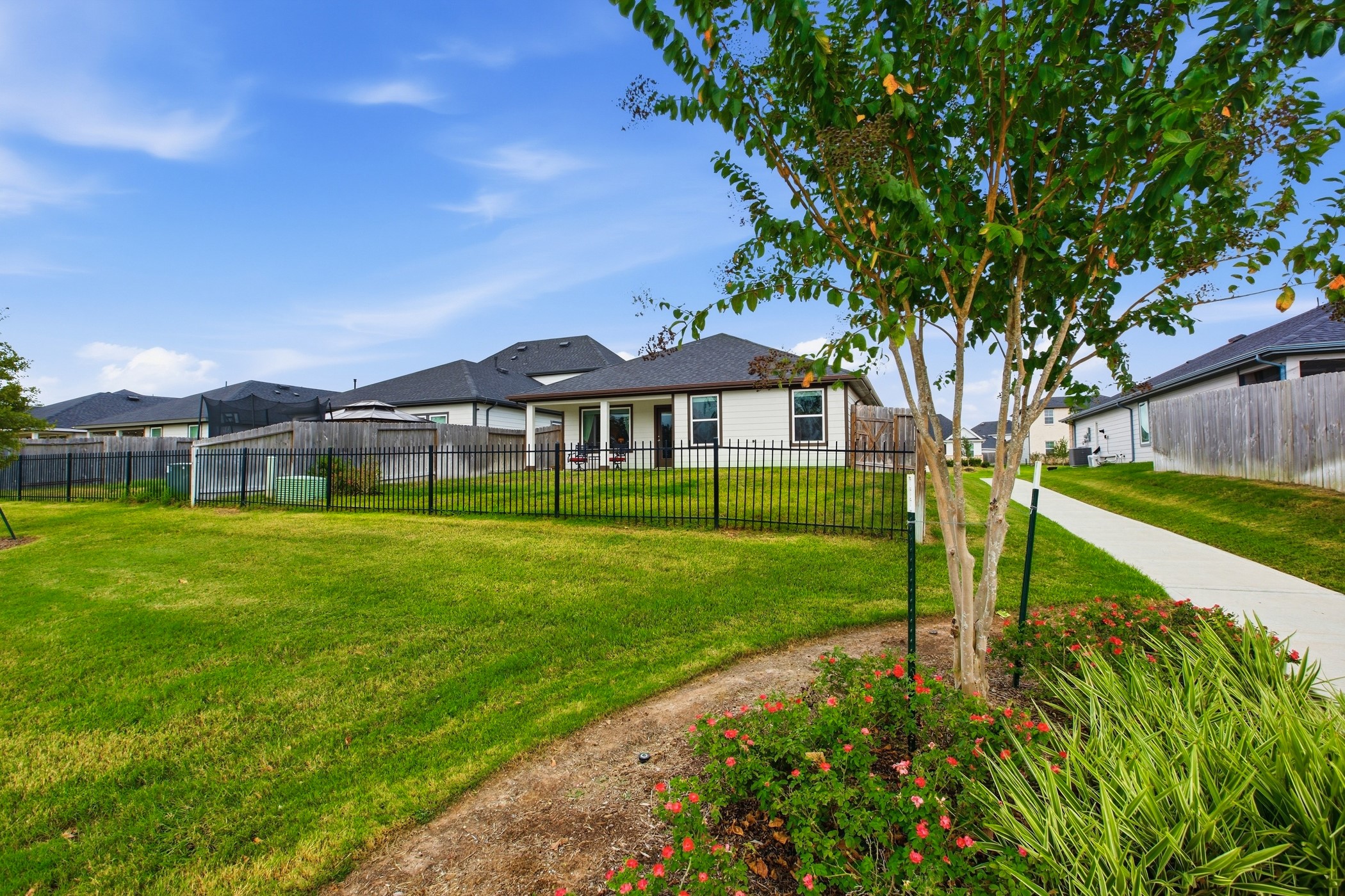 8019 Veneto Green Drive Property Photo 44