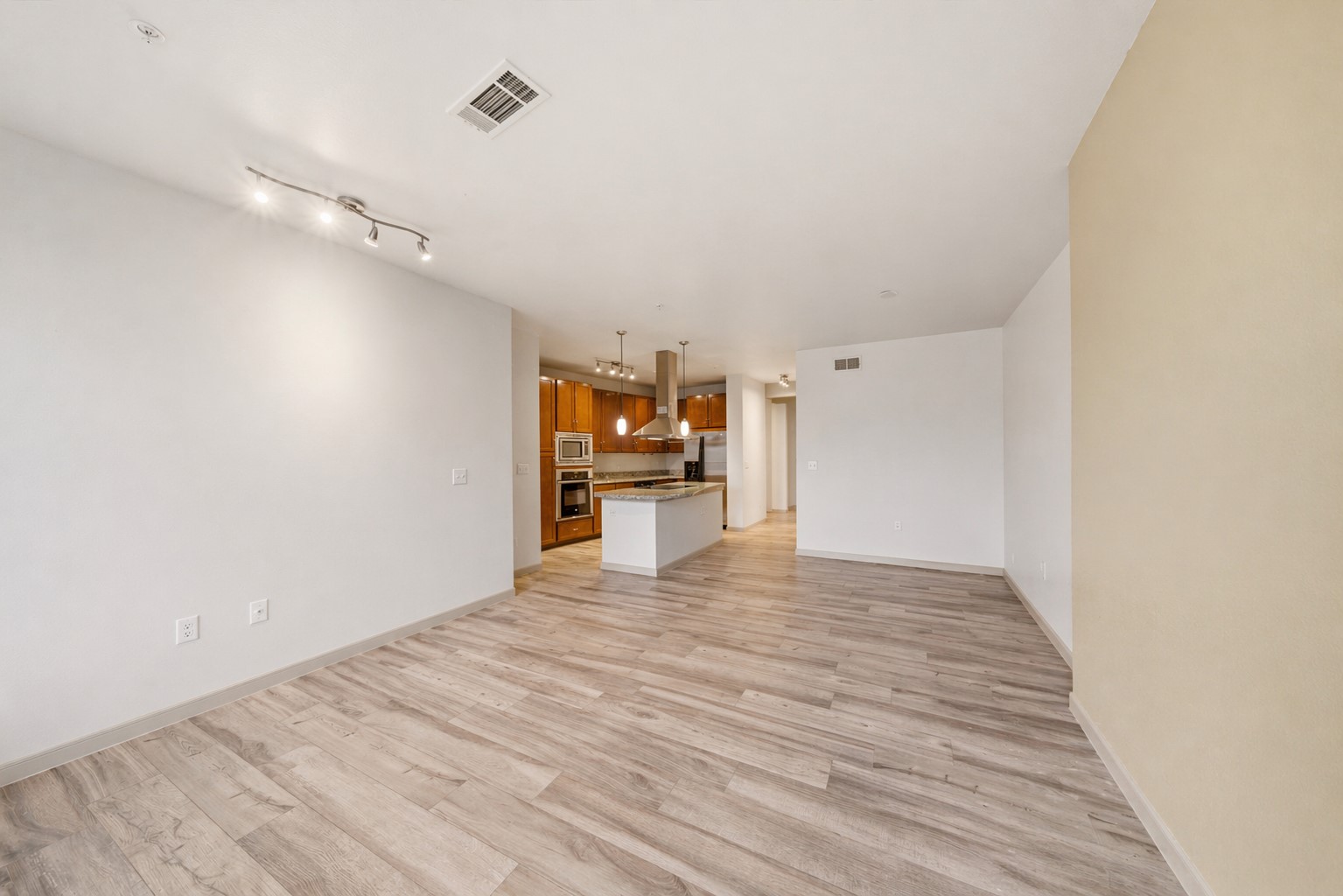 505 Jackson Hill Street 206 Property Photo 11