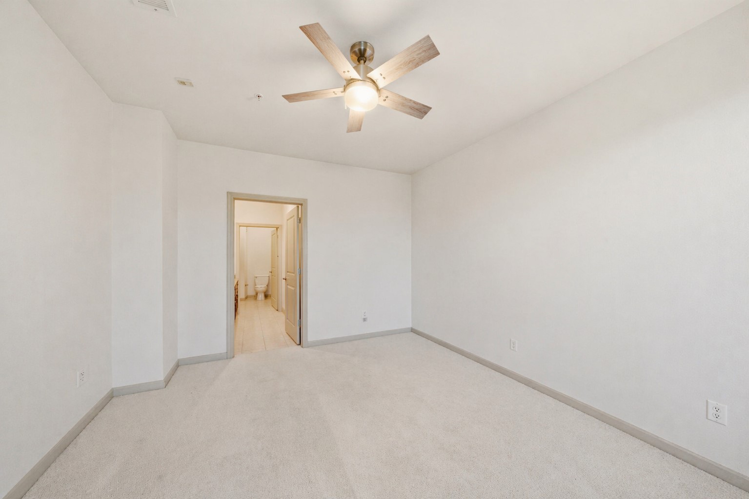 505 Jackson Hill Street 206 Property Photo 23