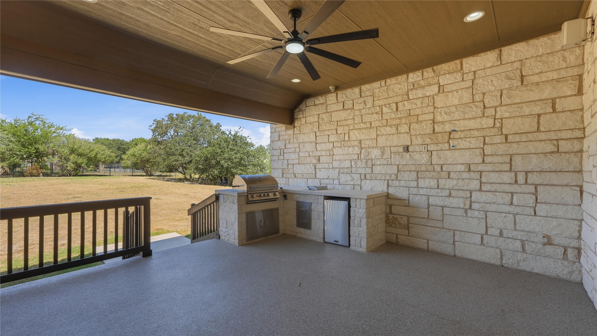 205 Standing Oak Drive Property Photo 7