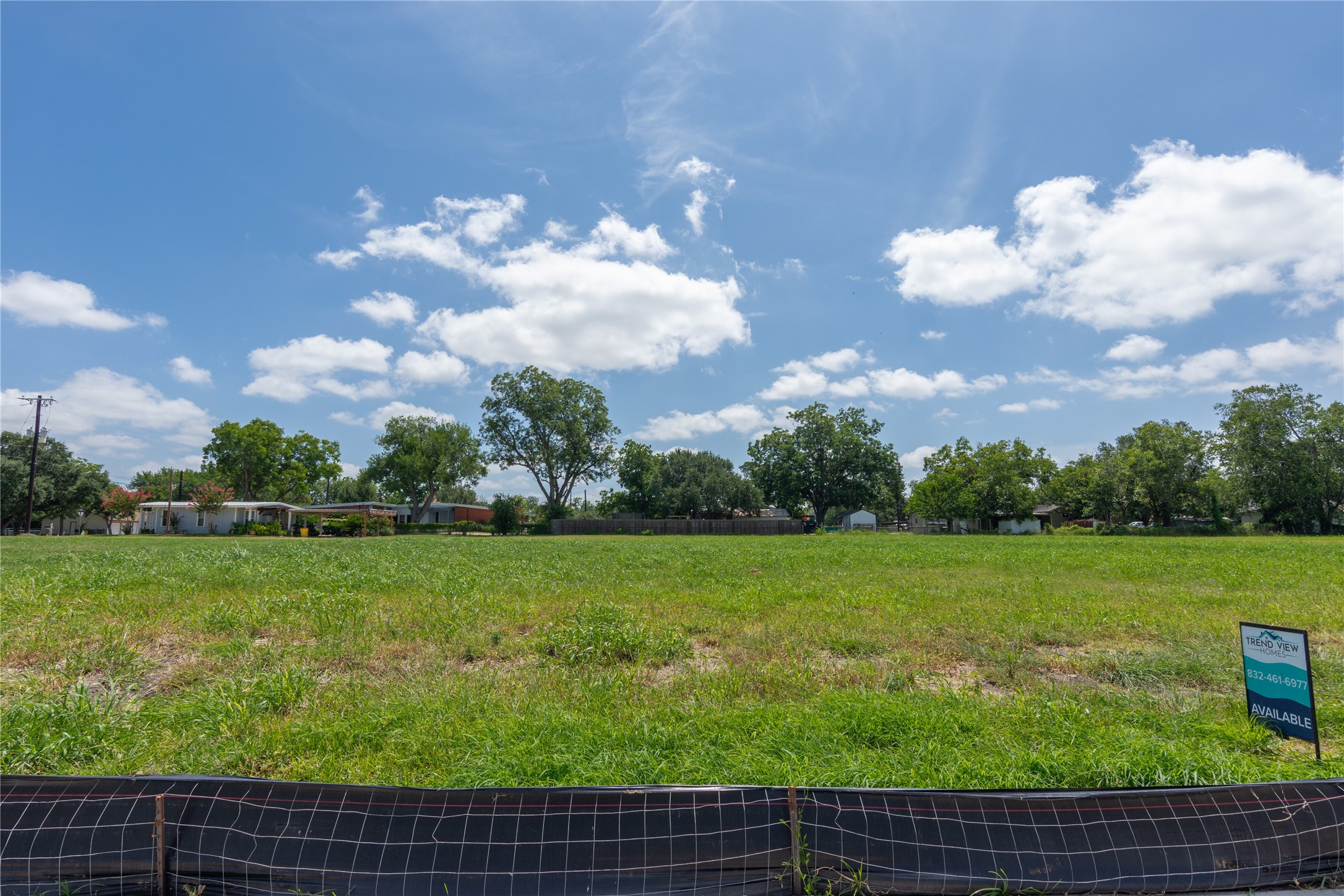 404 Koller Drive Property Photo 1