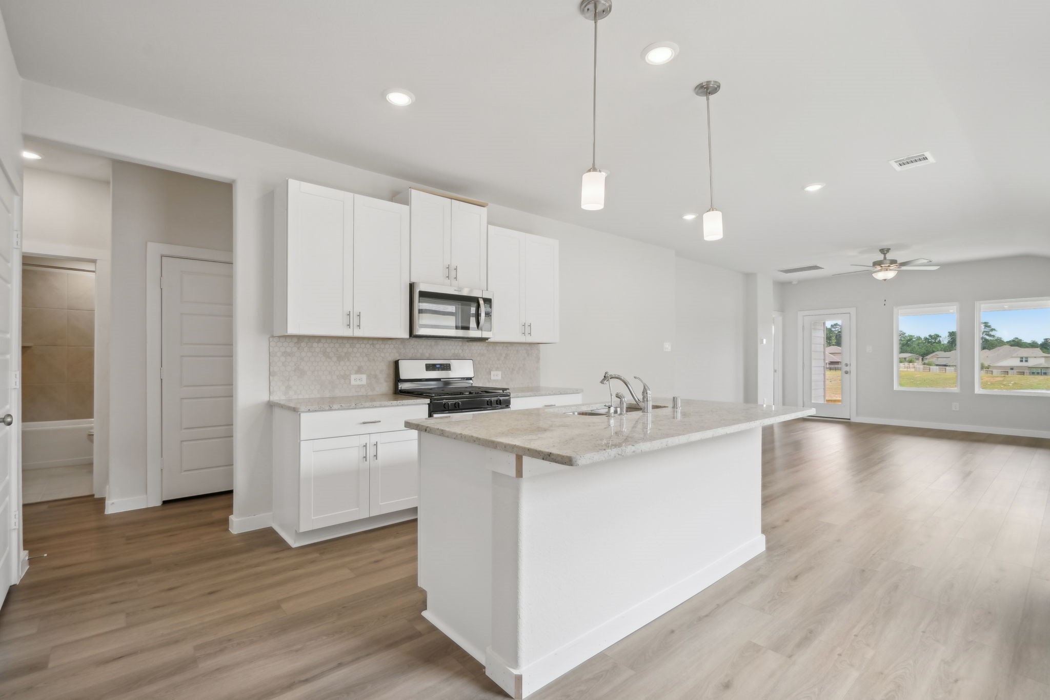 6736 Chinapkin Oak Lane Property Photo 1
