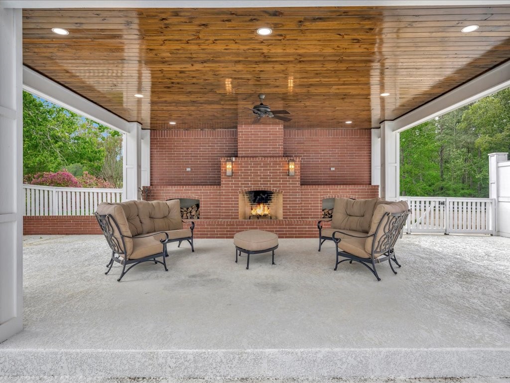 3029 W Us Highway 190 W Property Photo 35