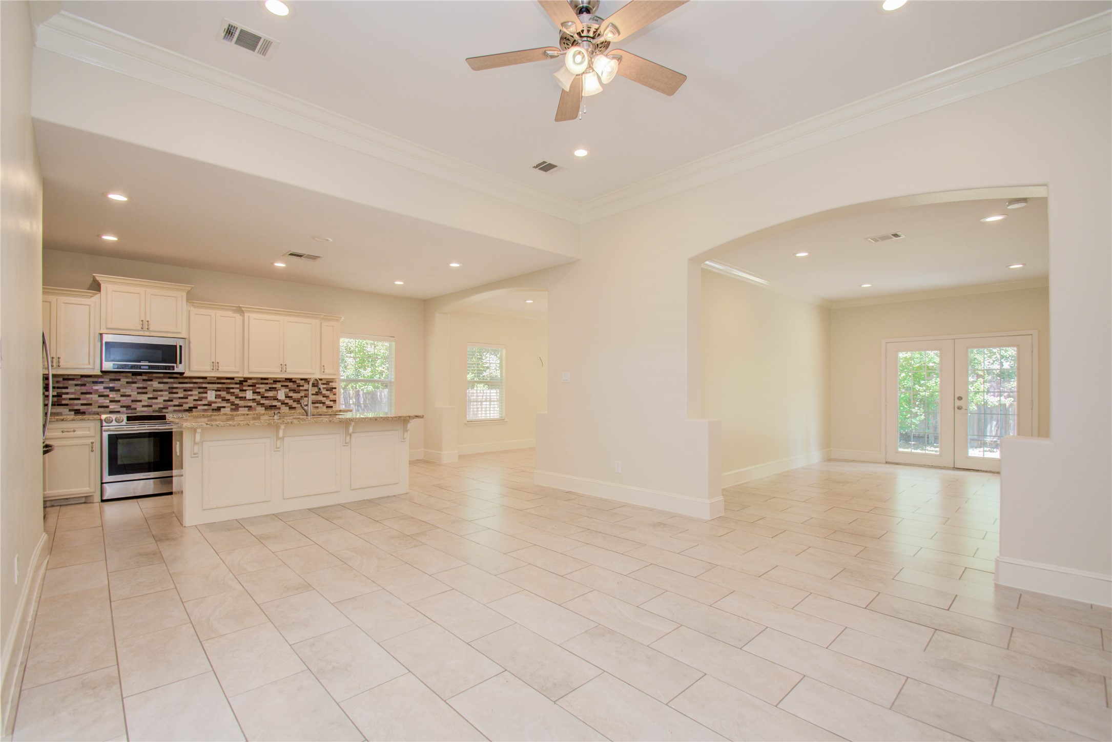 10572 Twin Oak Drive Property Photo 4