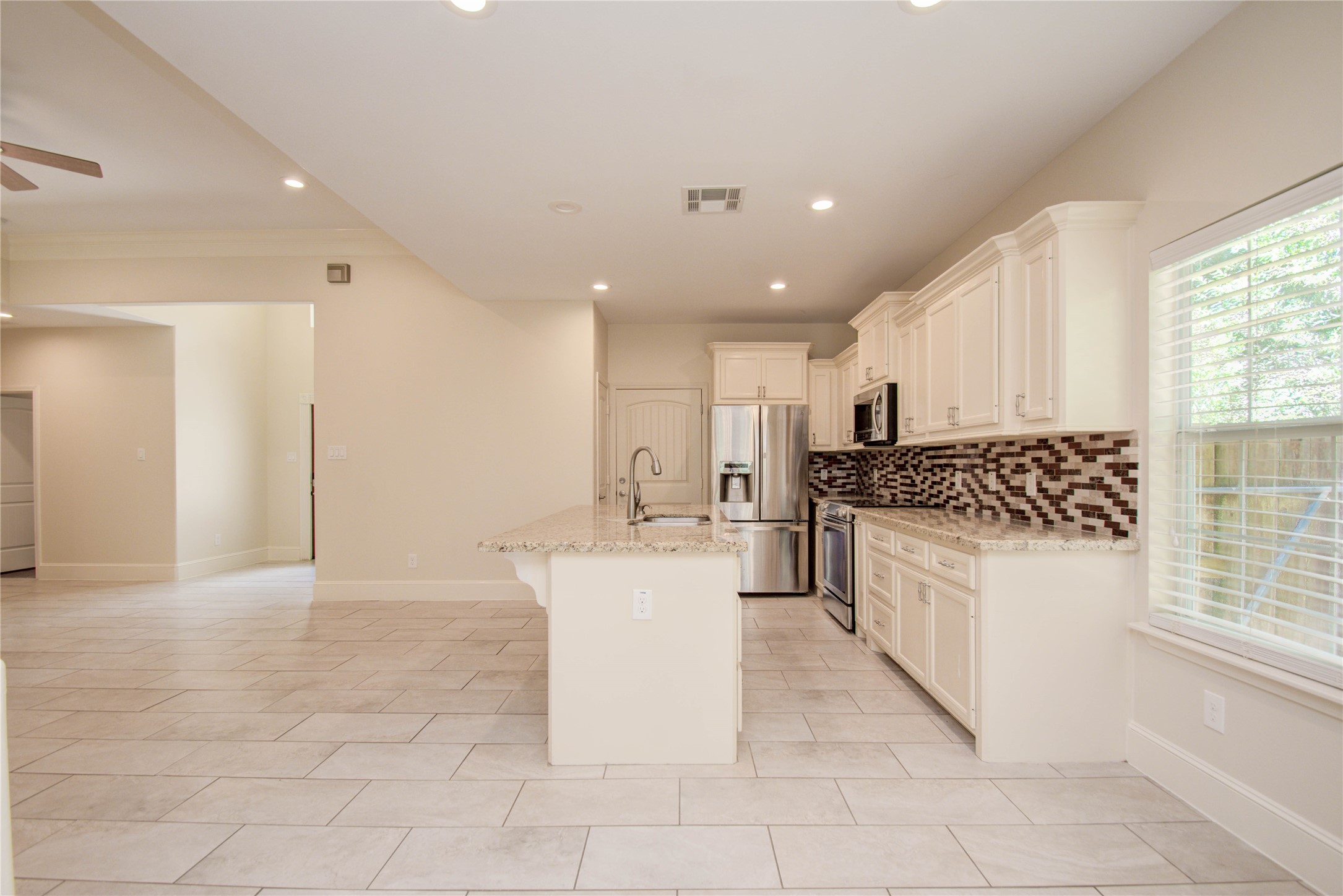 10572 Twin Oak Drive Property Photo 9
