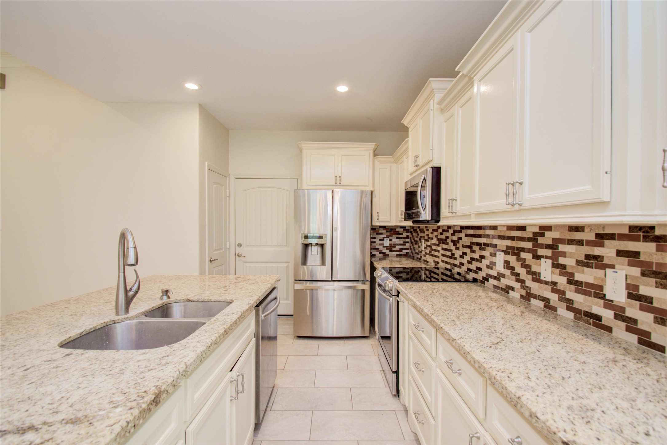 10572 Twin Oak Drive Property Photo 12