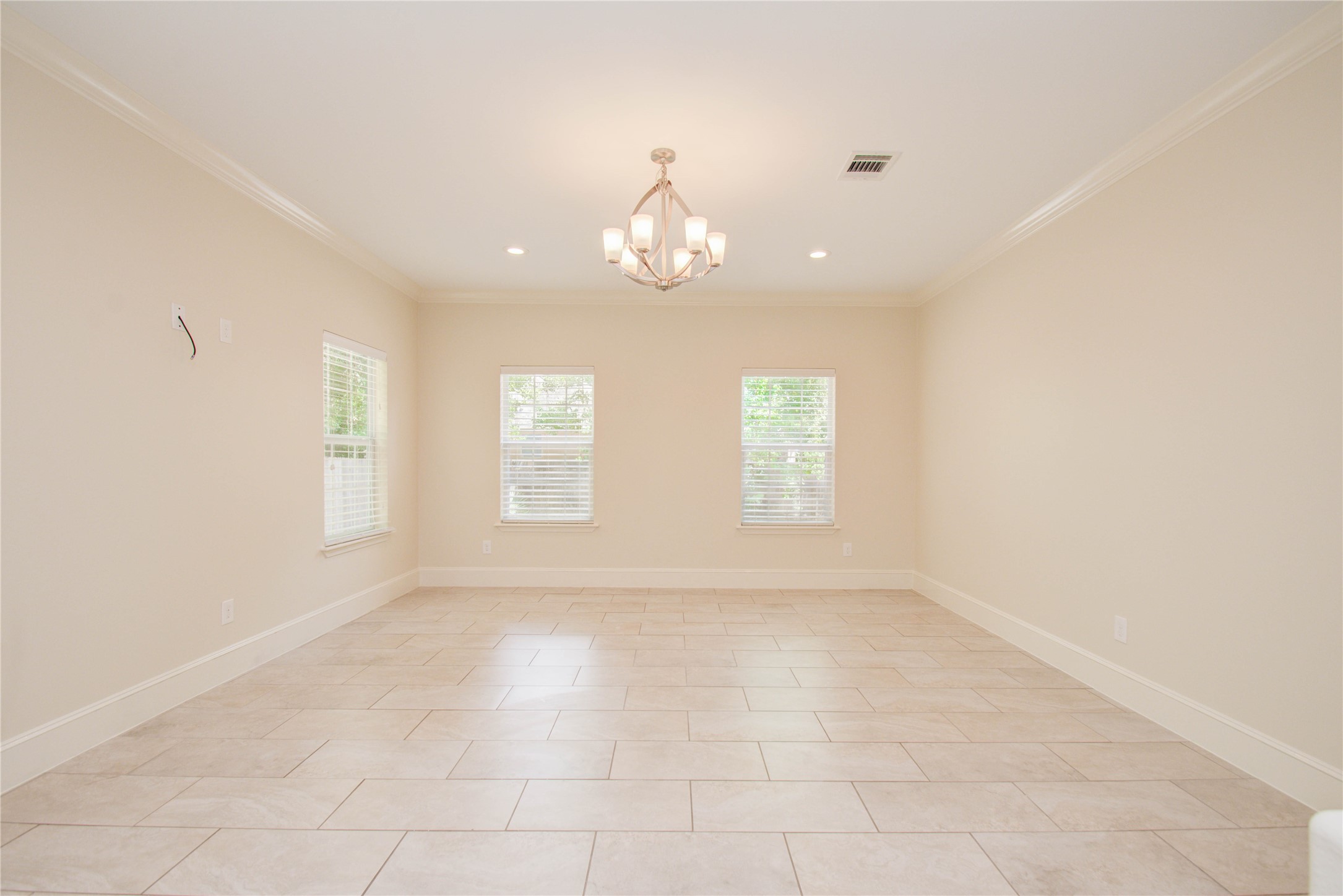 10572 Twin Oak Drive Property Photo 14