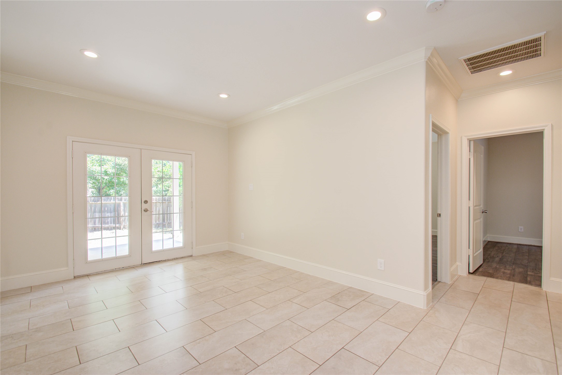 10572 Twin Oak Drive Property Photo 17
