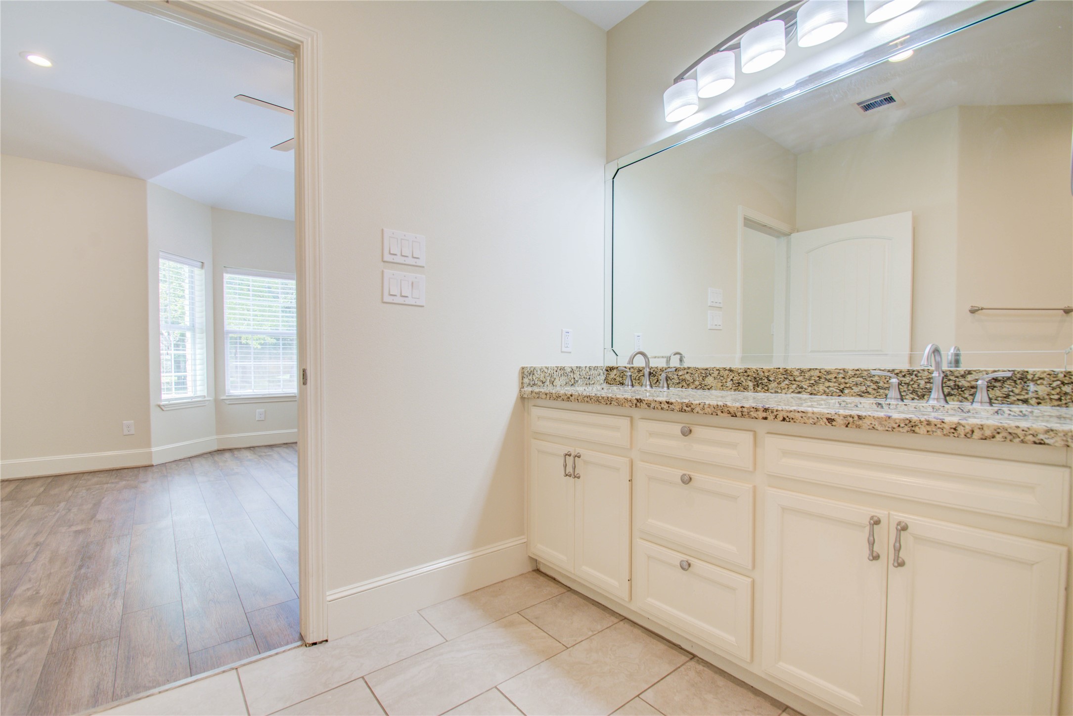 10572 Twin Oak Drive Property Photo 34