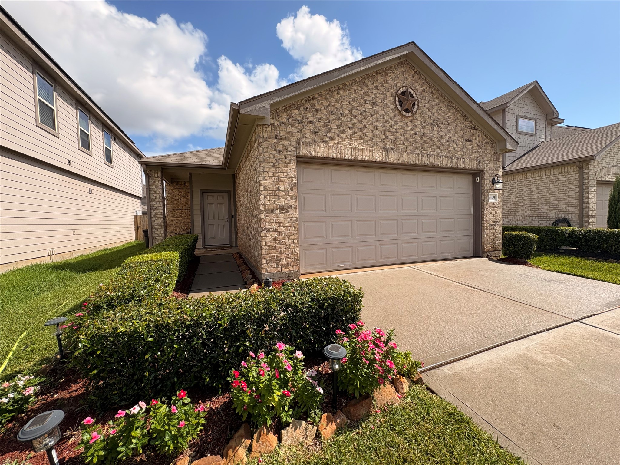 6409 Hollock Meadows Lane Property Photo 1
