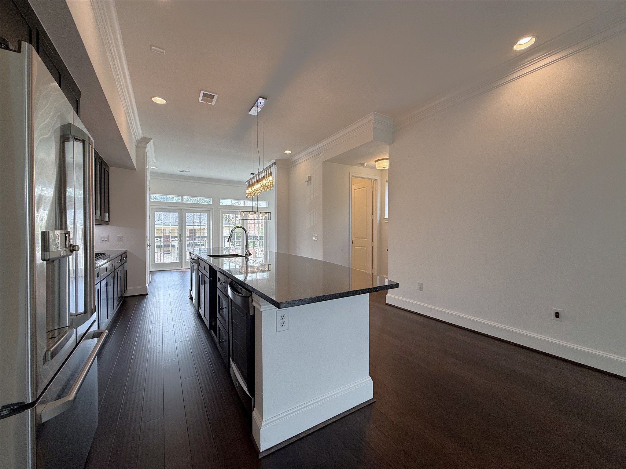 1669 Richmond Avenue Property Photo 7