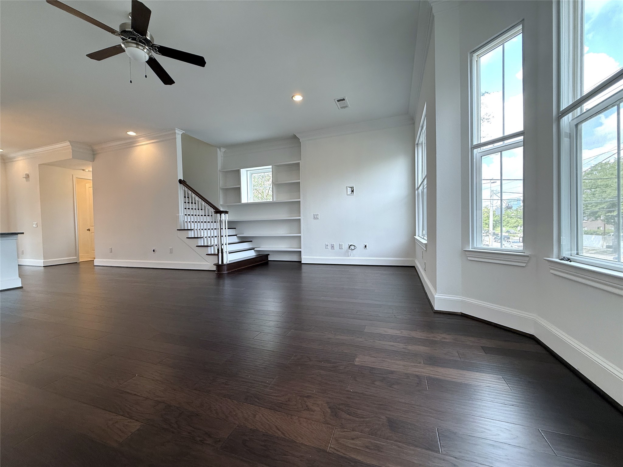 1669 Richmond Avenue Property Photo 14