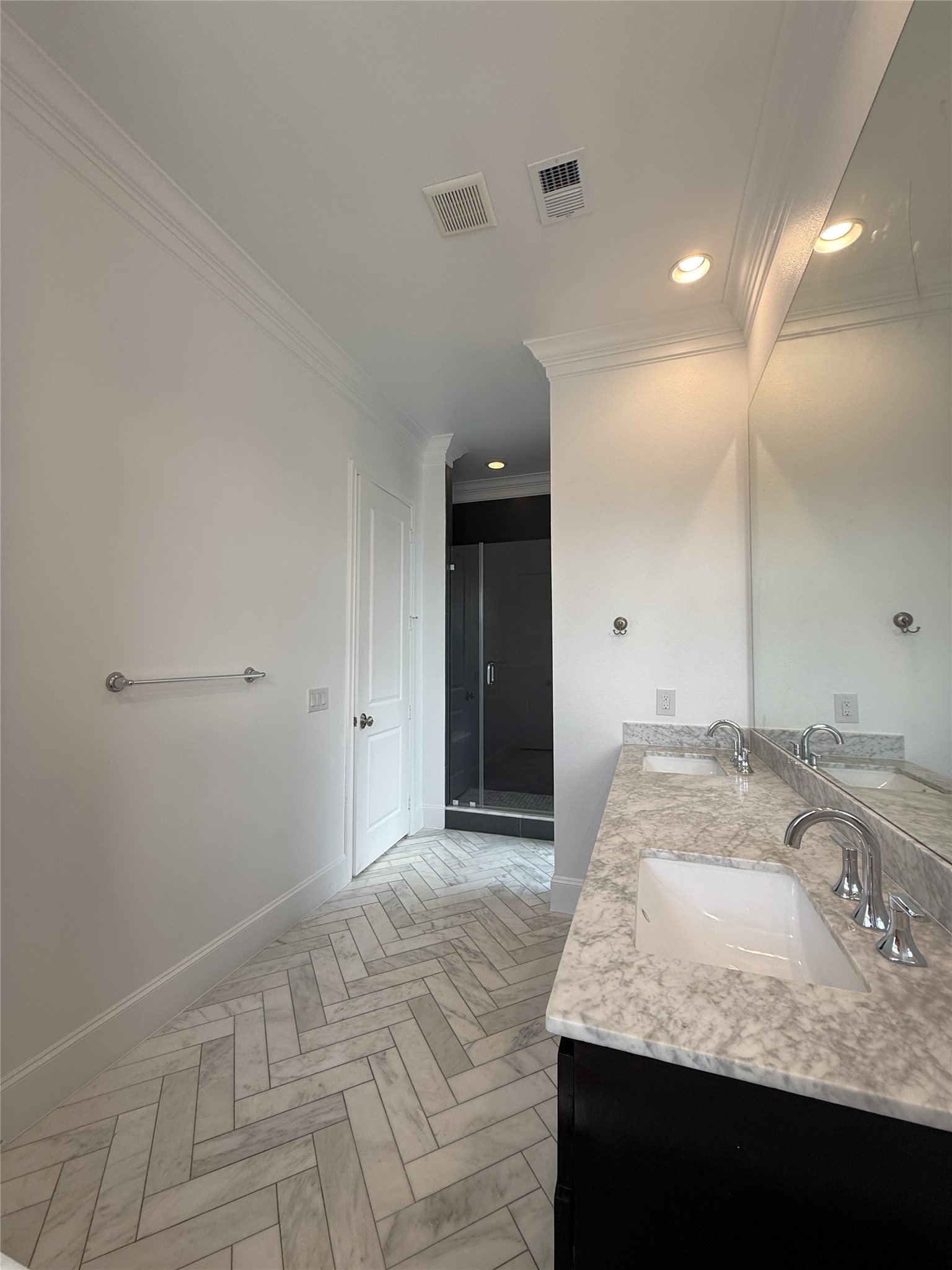 1669 Richmond Avenue Property Photo 22